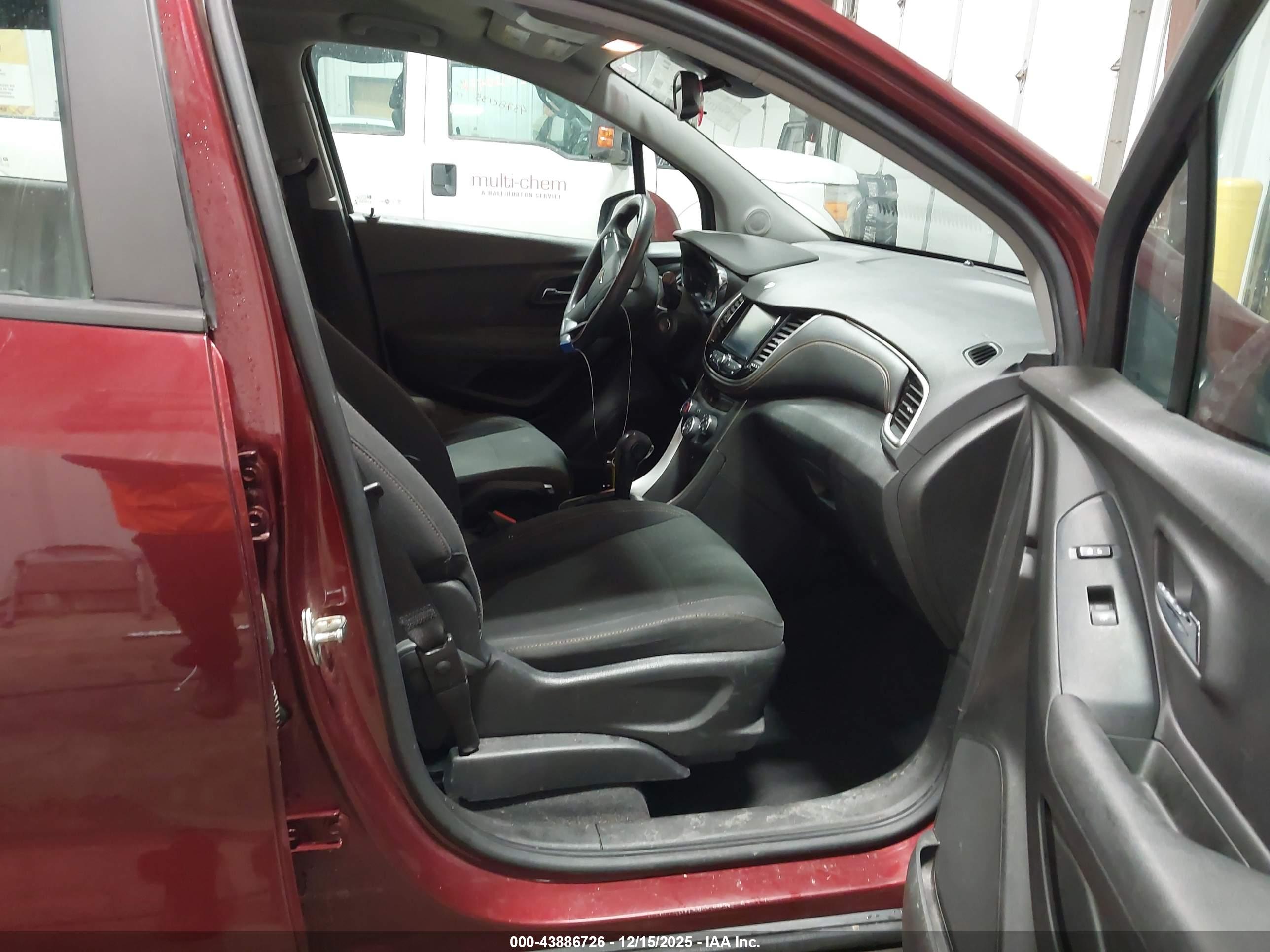 CHEVROLET TRAX image 5