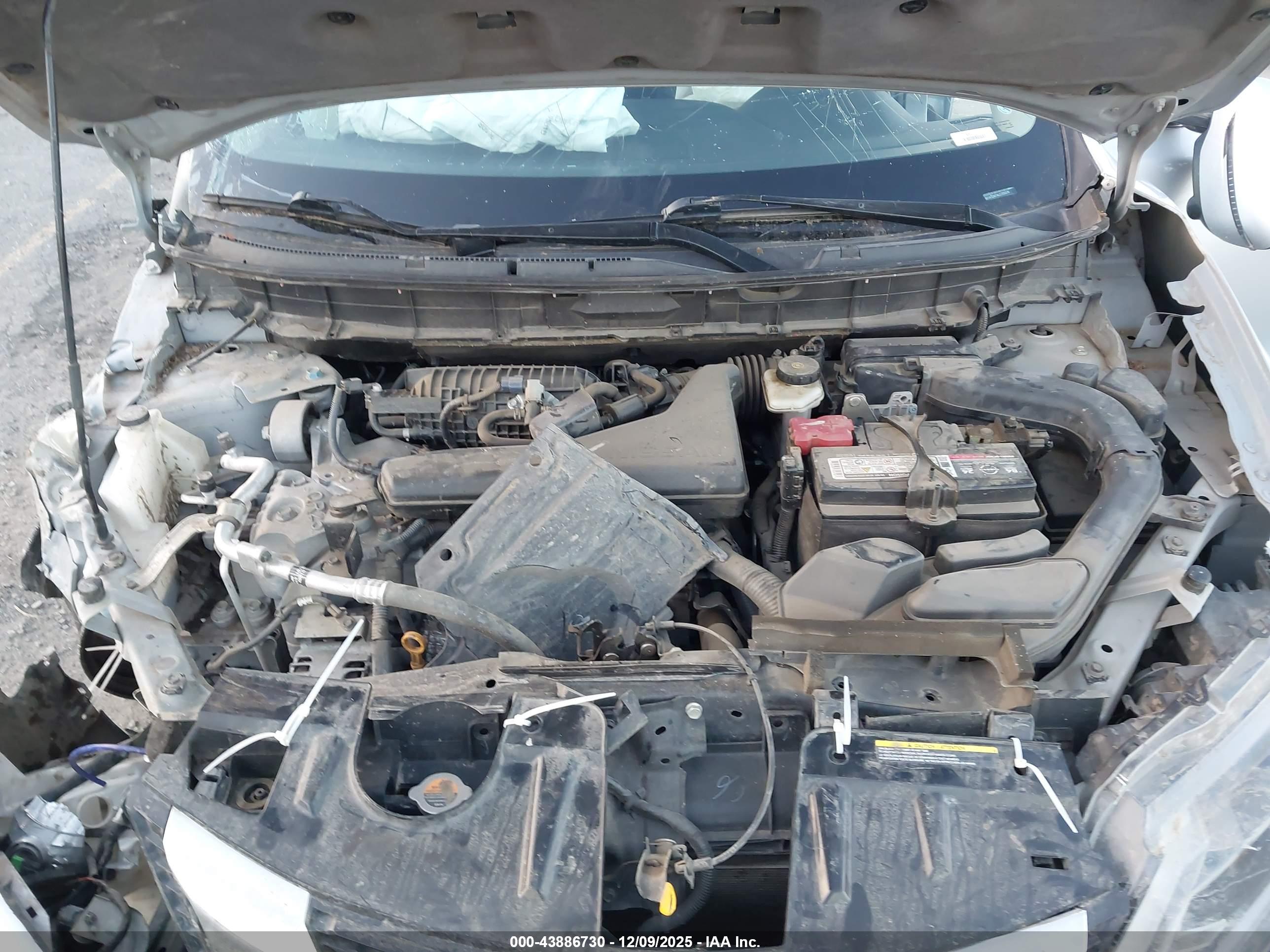 NISSAN ROGUE image 10