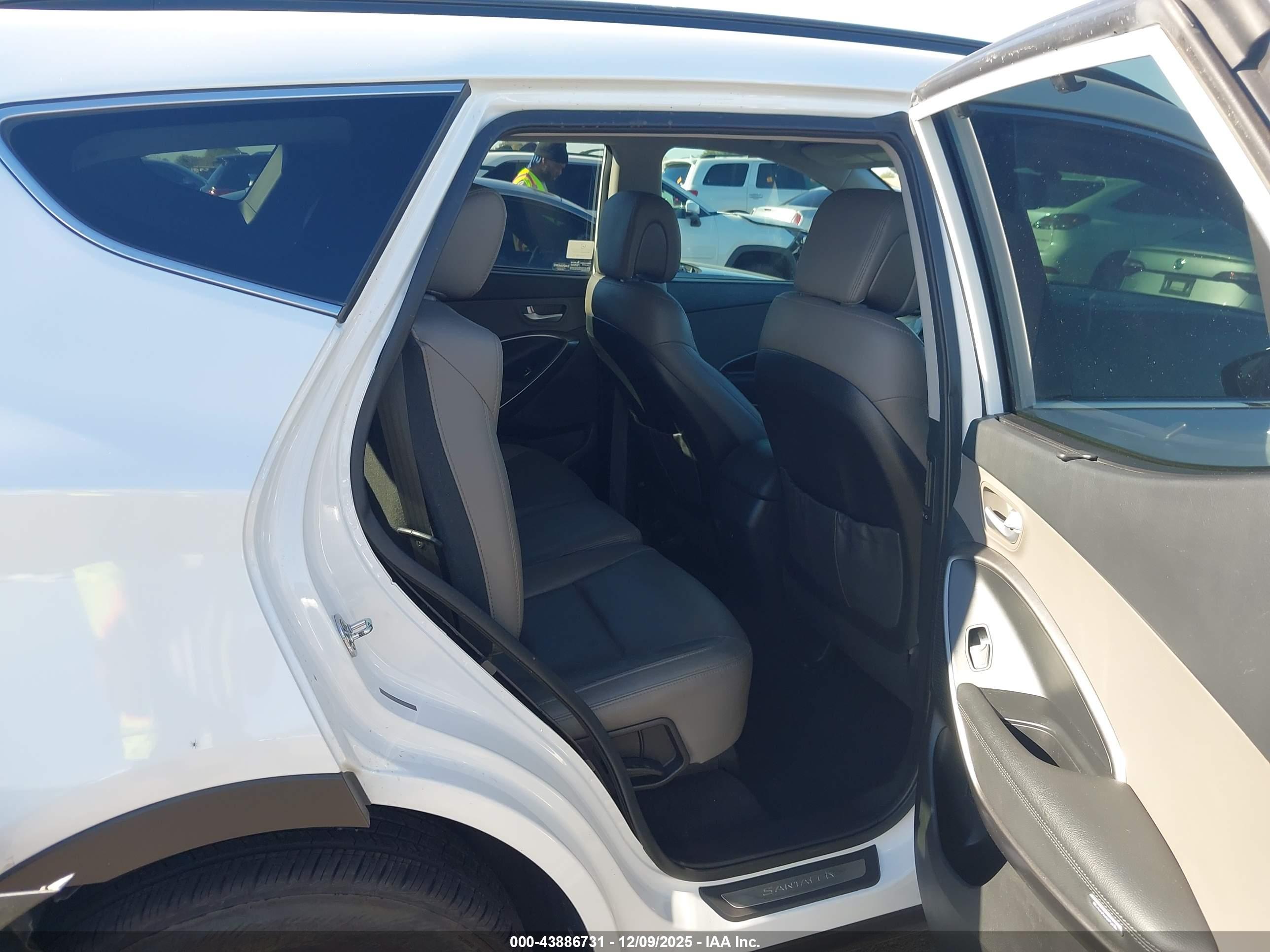 HYUNDAI SANTA image 8