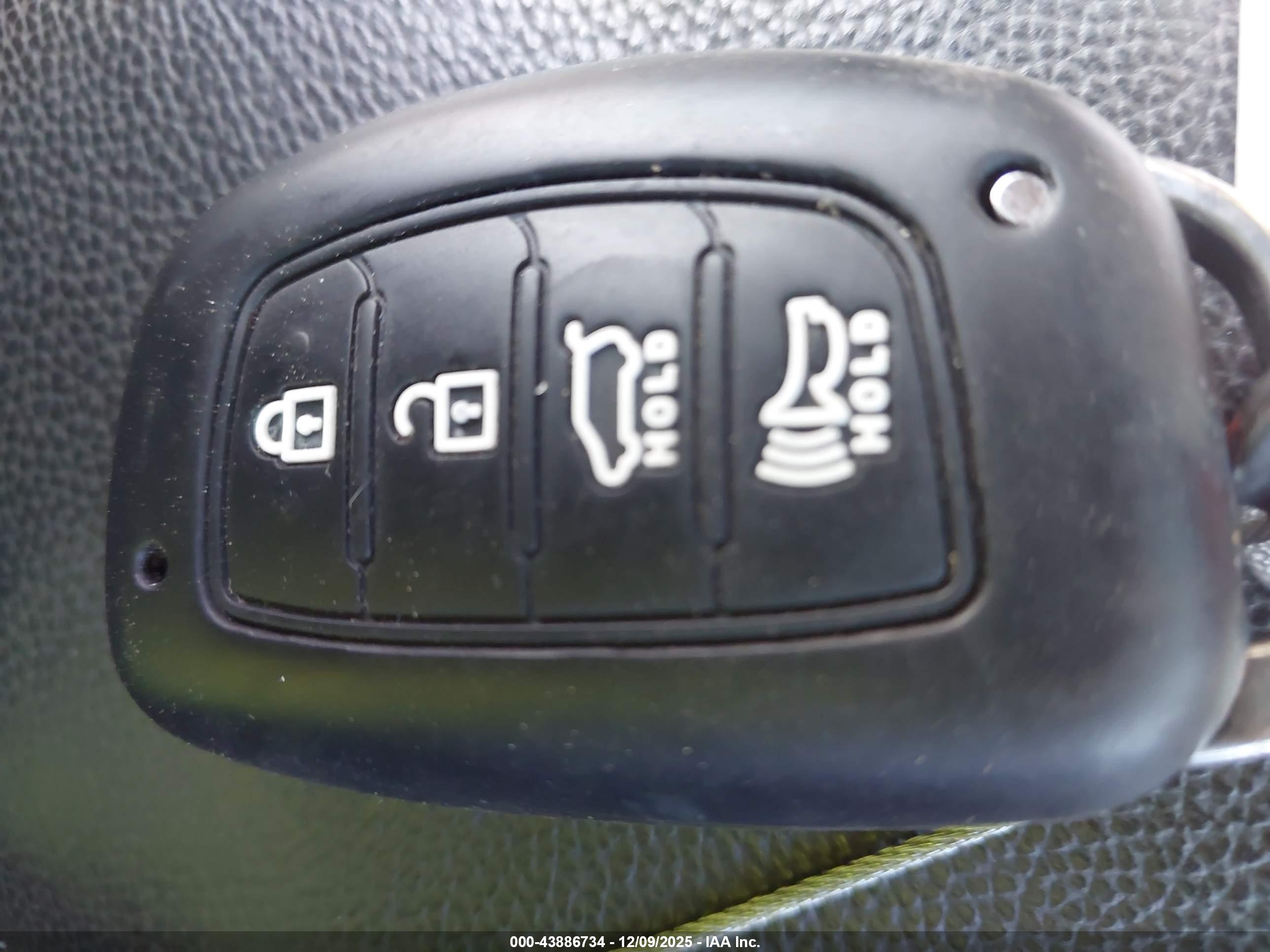 HYUNDAI SONATA image 11
