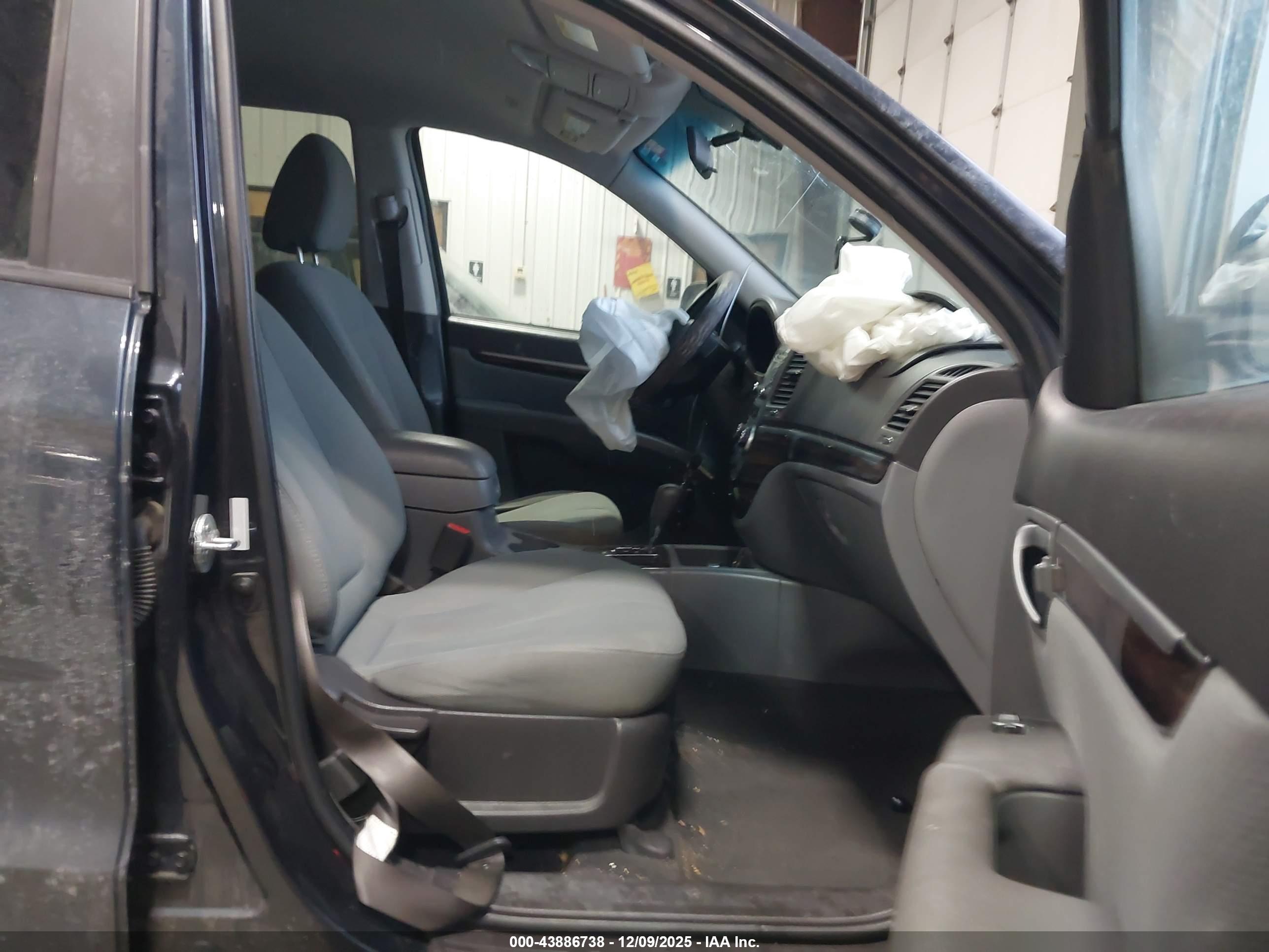 HYUNDAI SANTA image 5