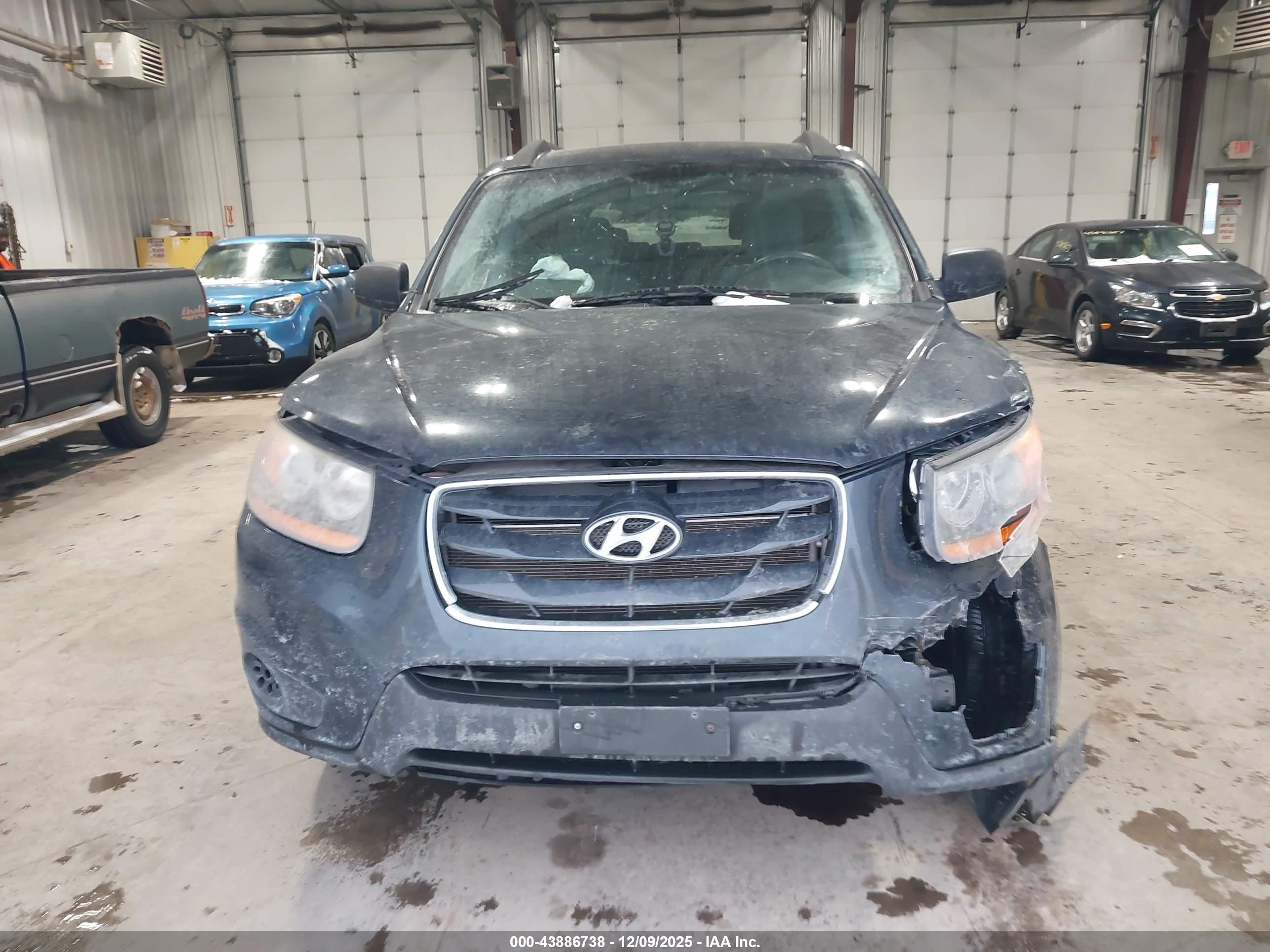 HYUNDAI SANTA image 6