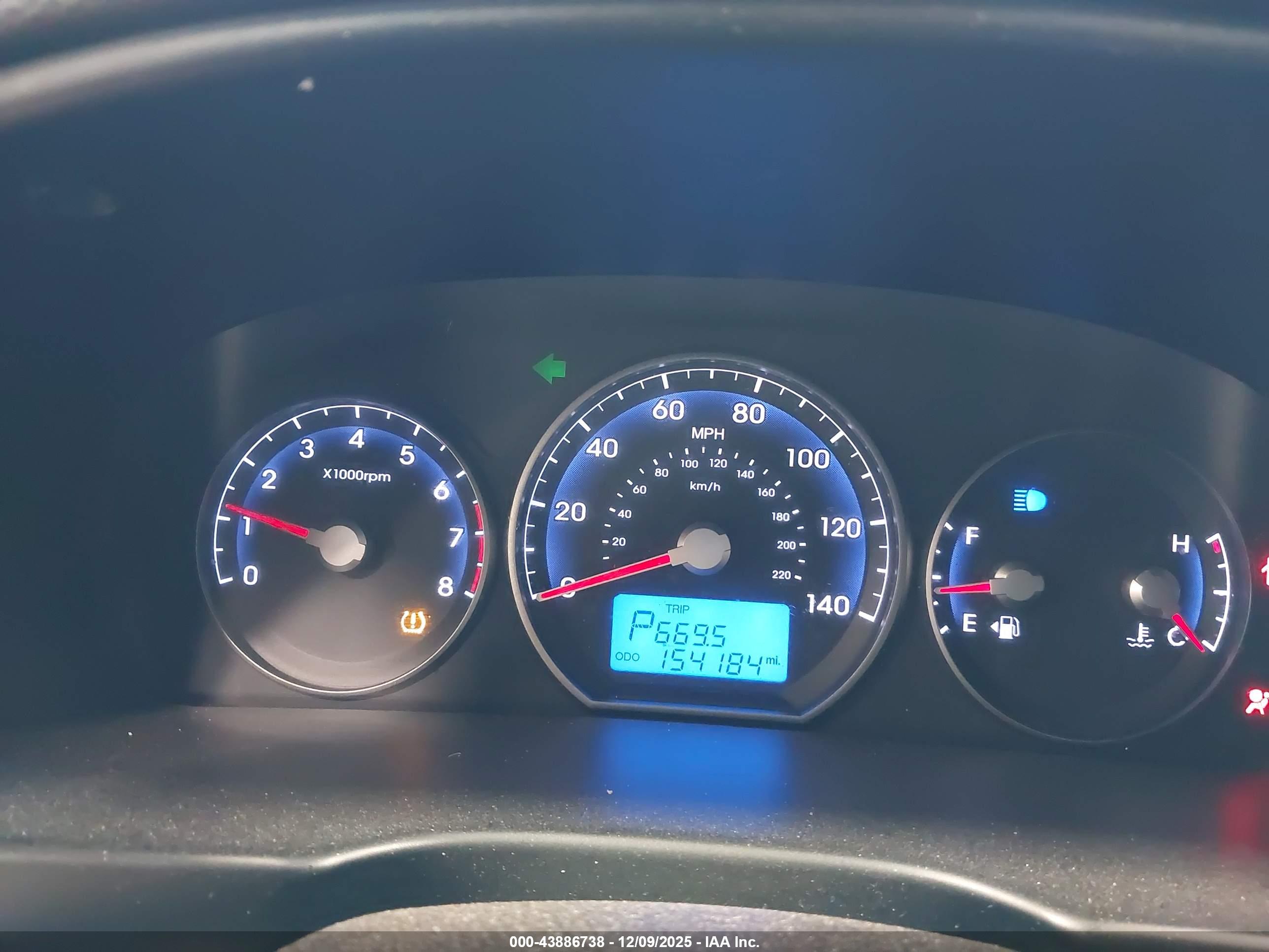 HYUNDAI SANTA image 7