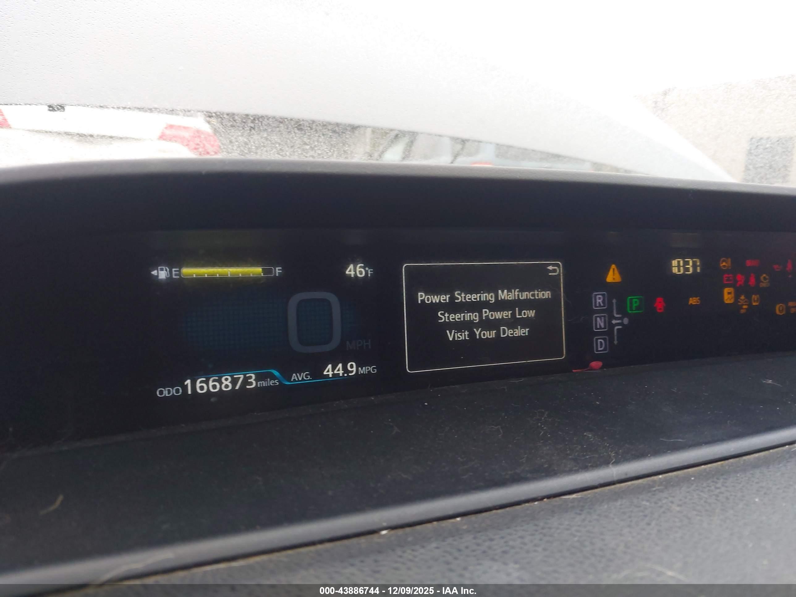 TOYOTA PRIUS image 7