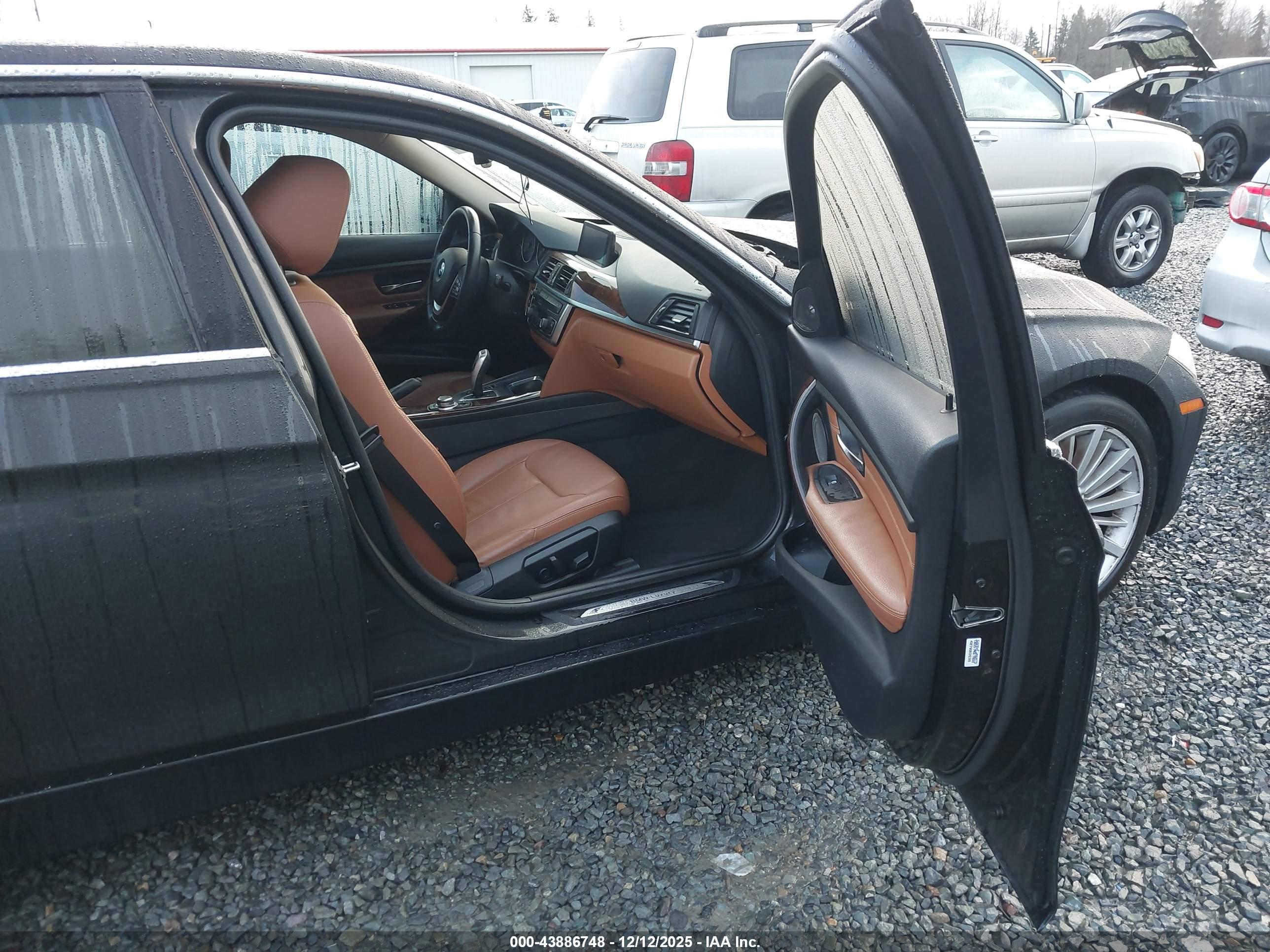 BMW 335I image 5