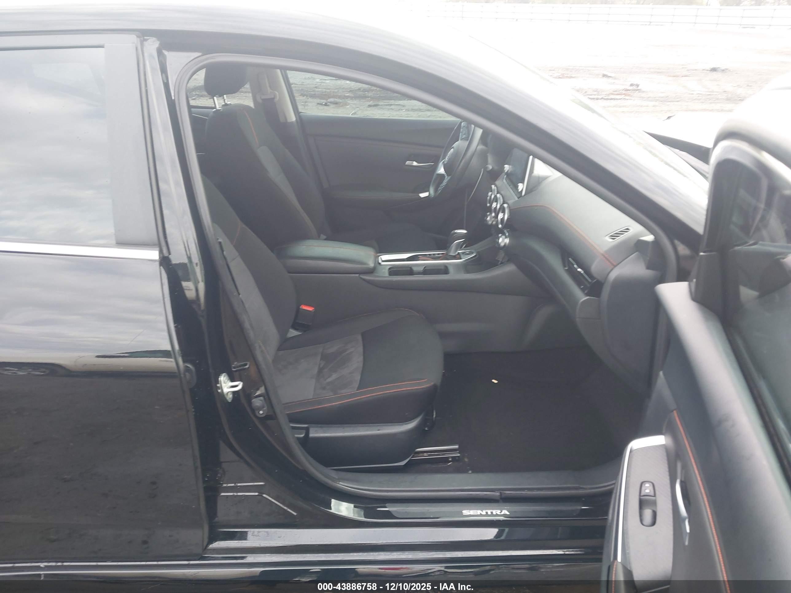 NISSAN SENTRA image 5