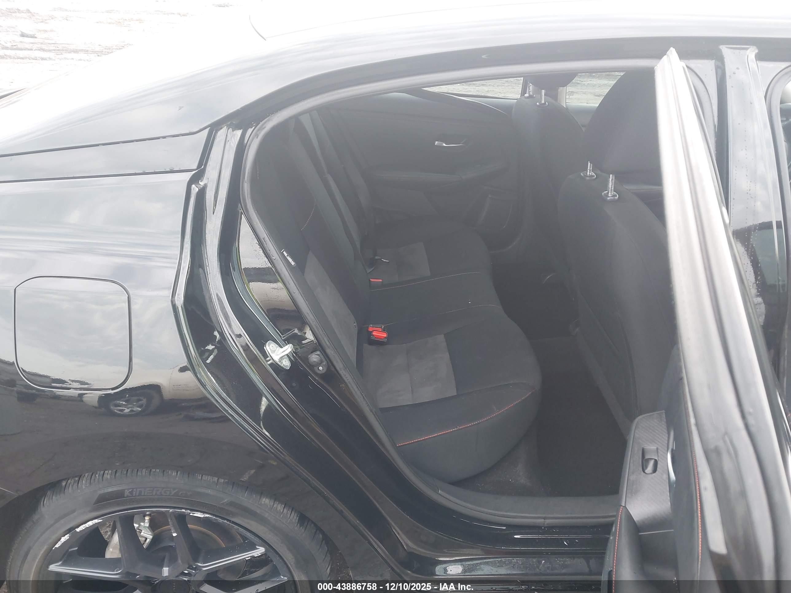 NISSAN SENTRA image 8