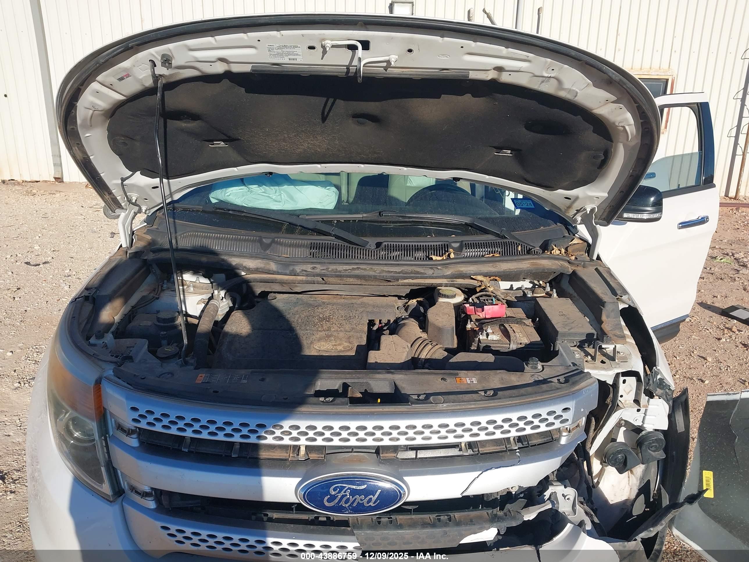 FORD EXPLORER image 10