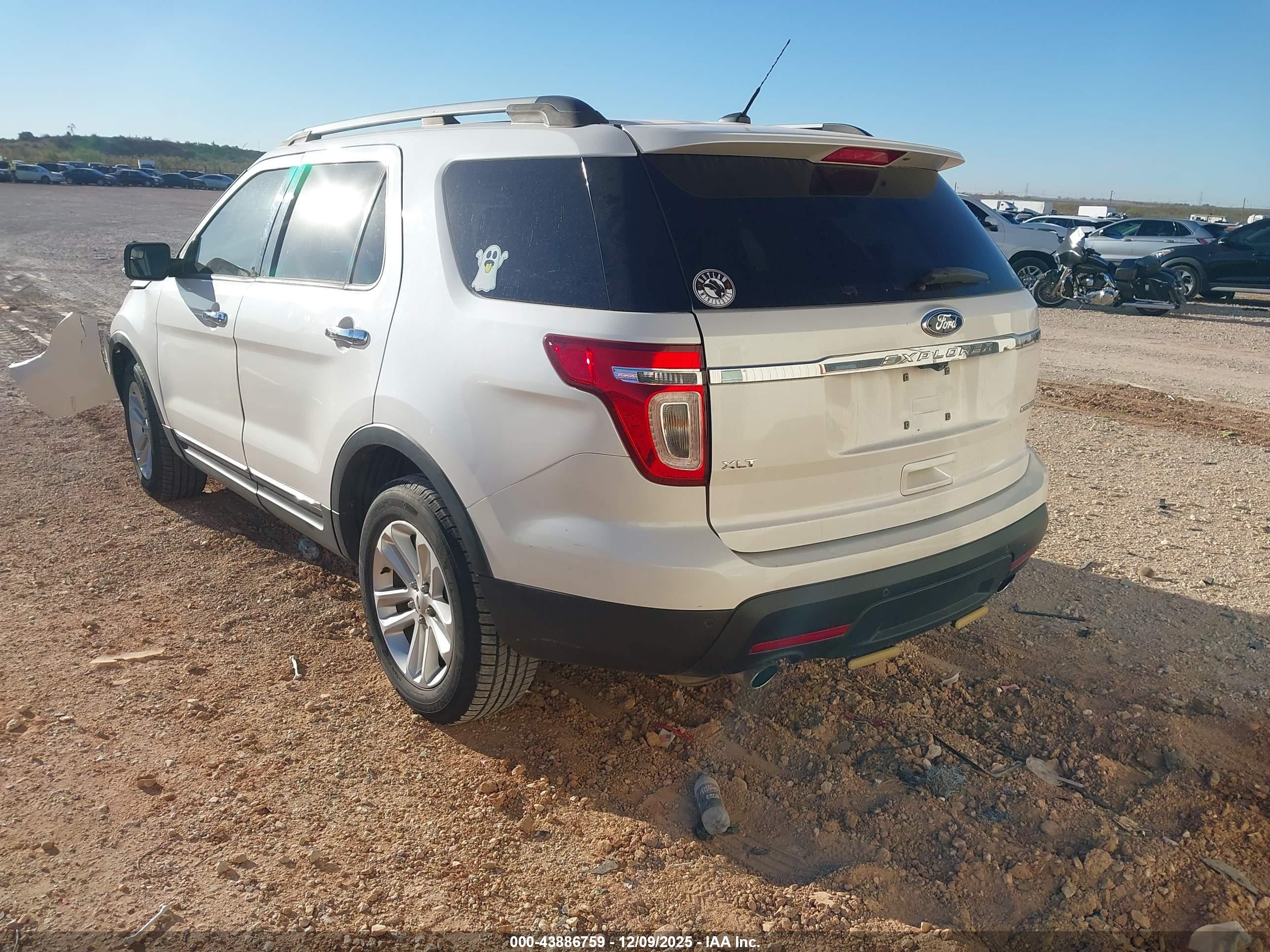FORD EXPLORER image 3