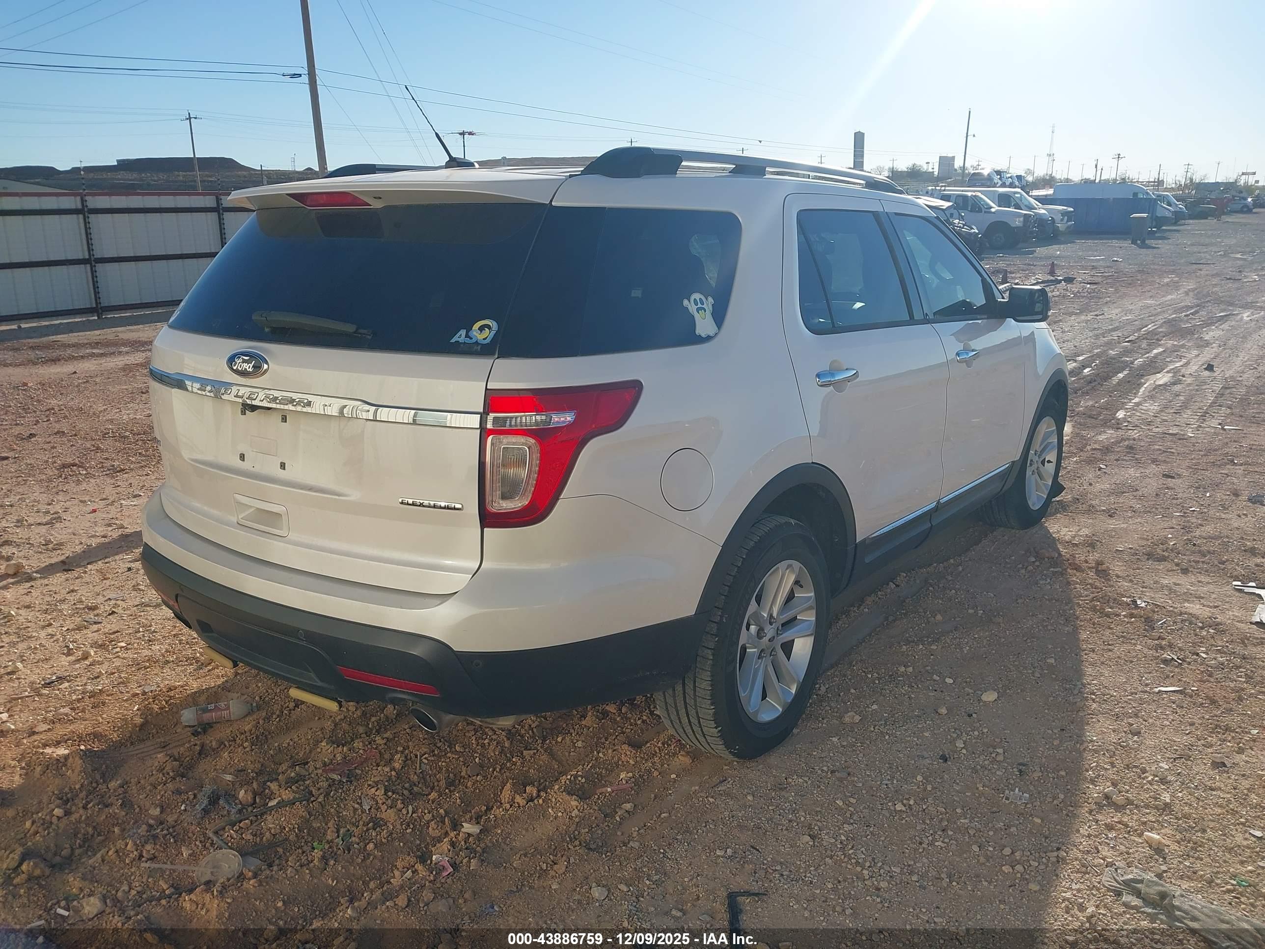 FORD EXPLORER image 4