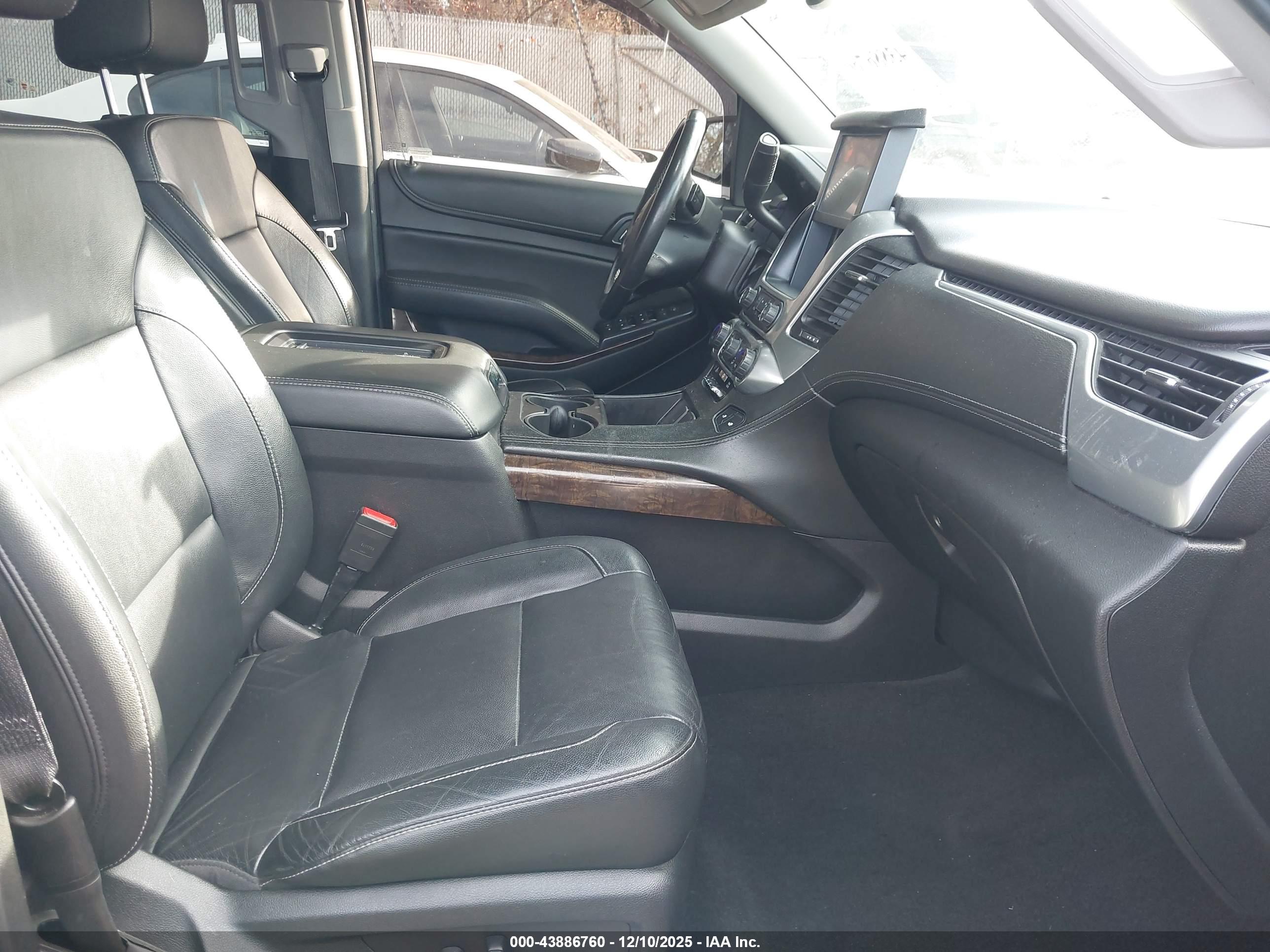 CHEVROLET TAHOE image 5