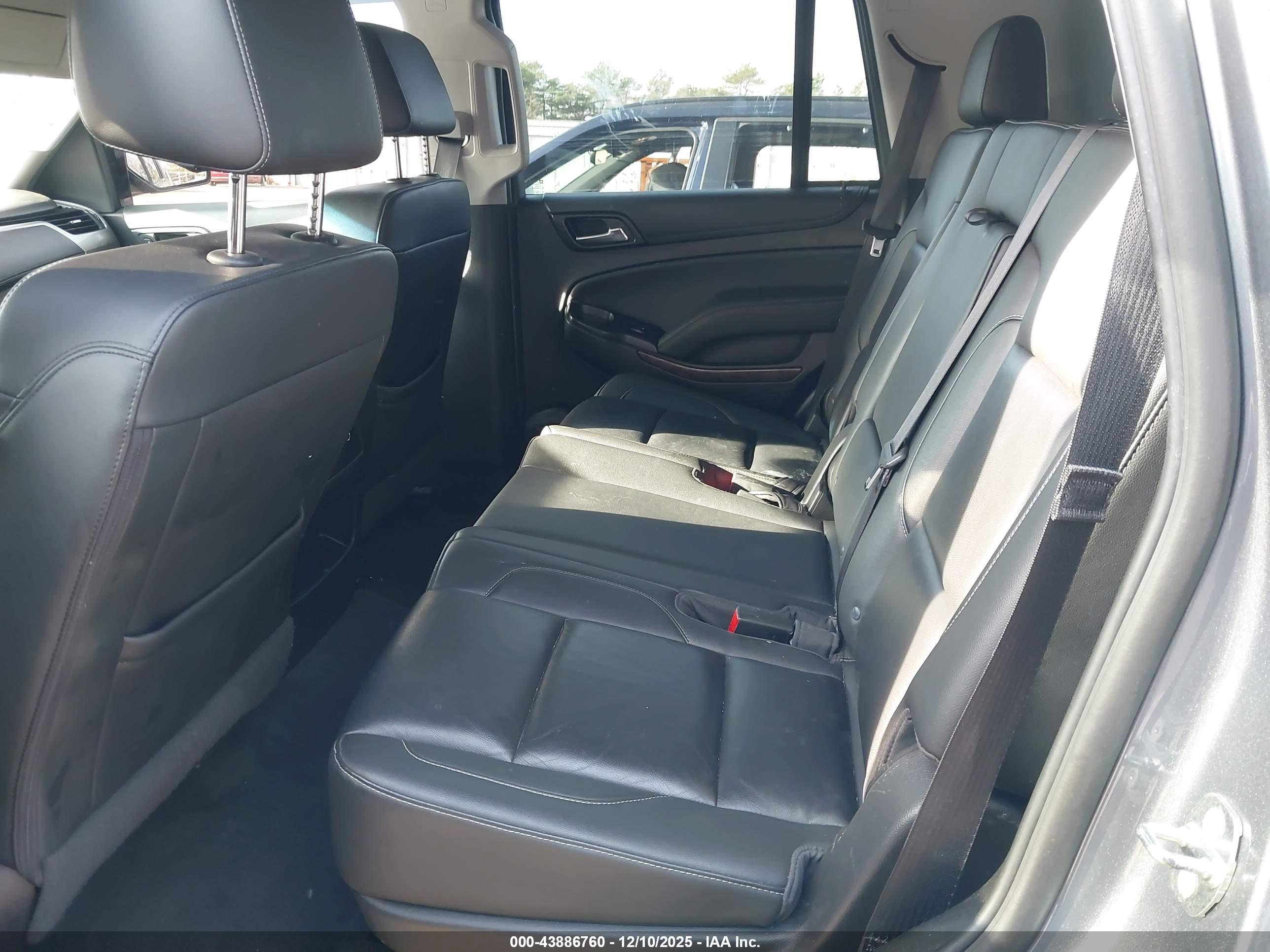 CHEVROLET TAHOE image 8
