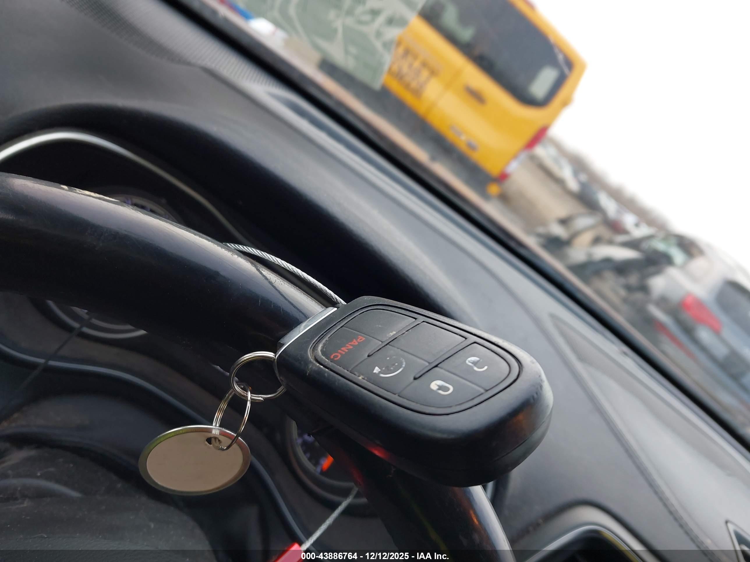 JEEP CHEROKEE image 11