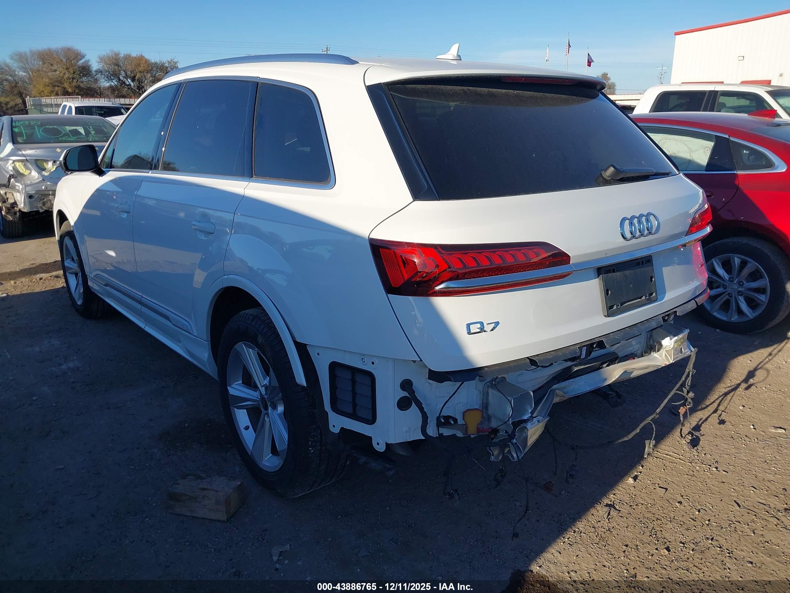 AUDI Q7 image 3