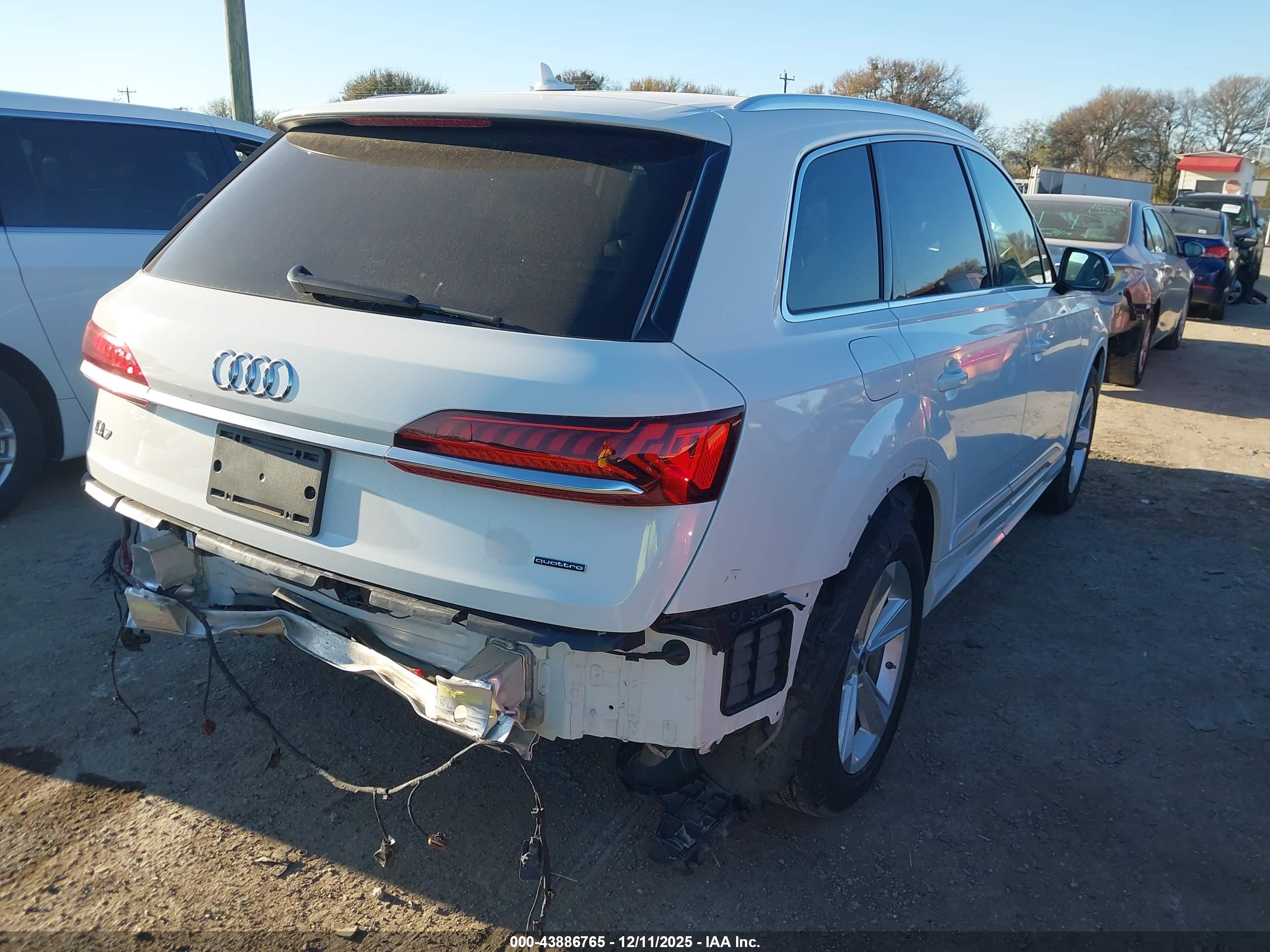 AUDI Q7 image 4