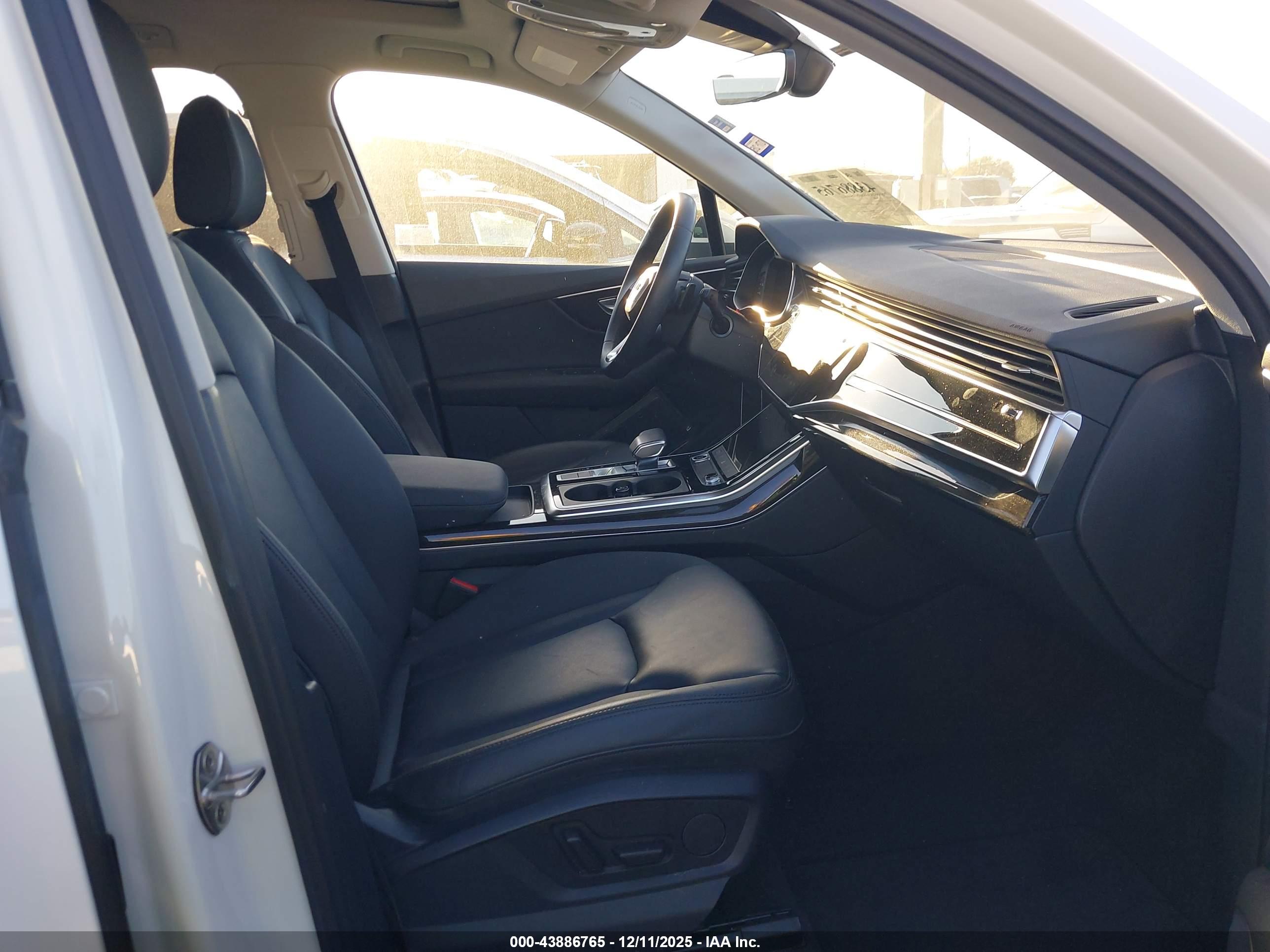 AUDI Q7 image 5