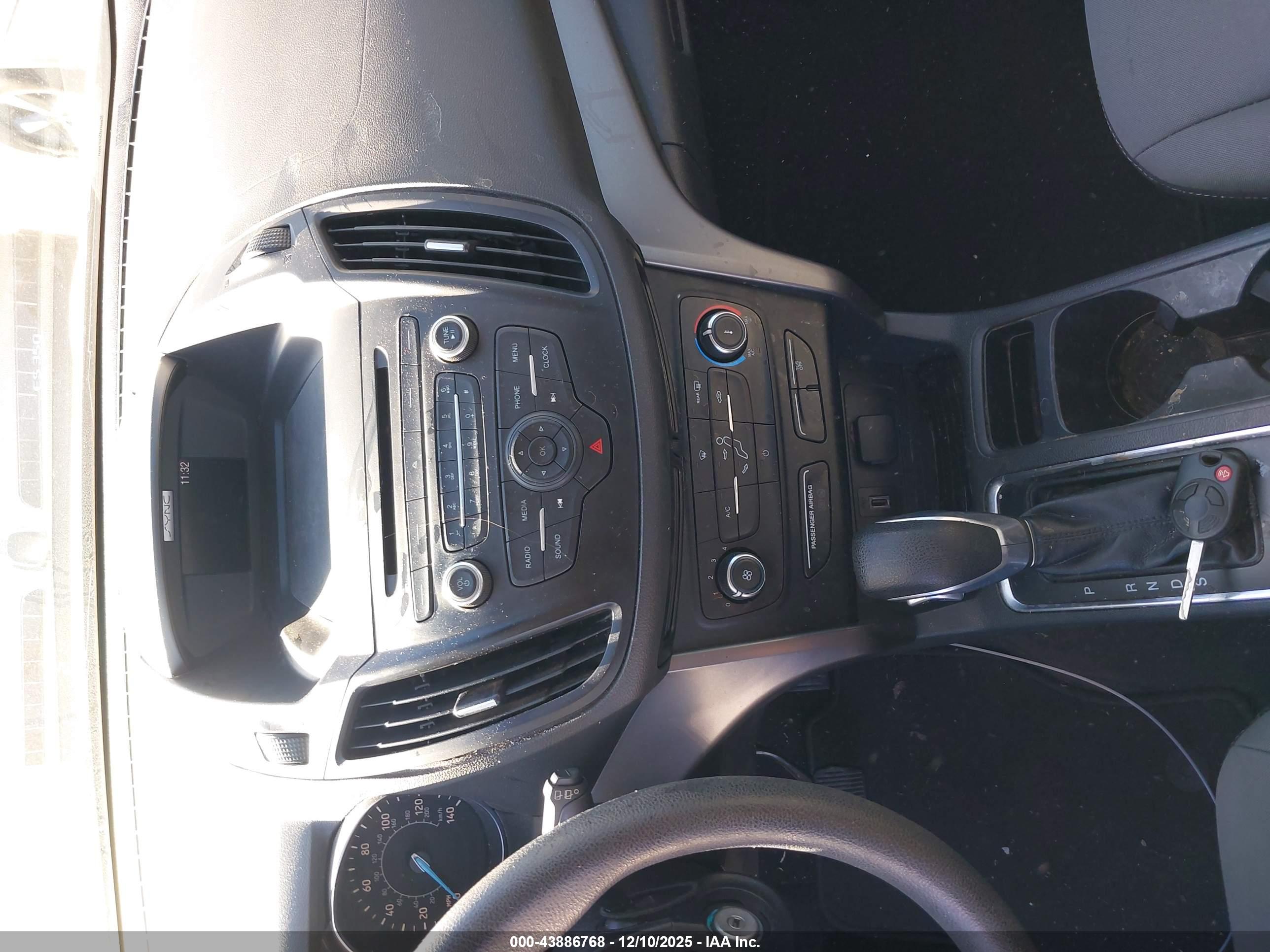 FORD ESCAPE image 11