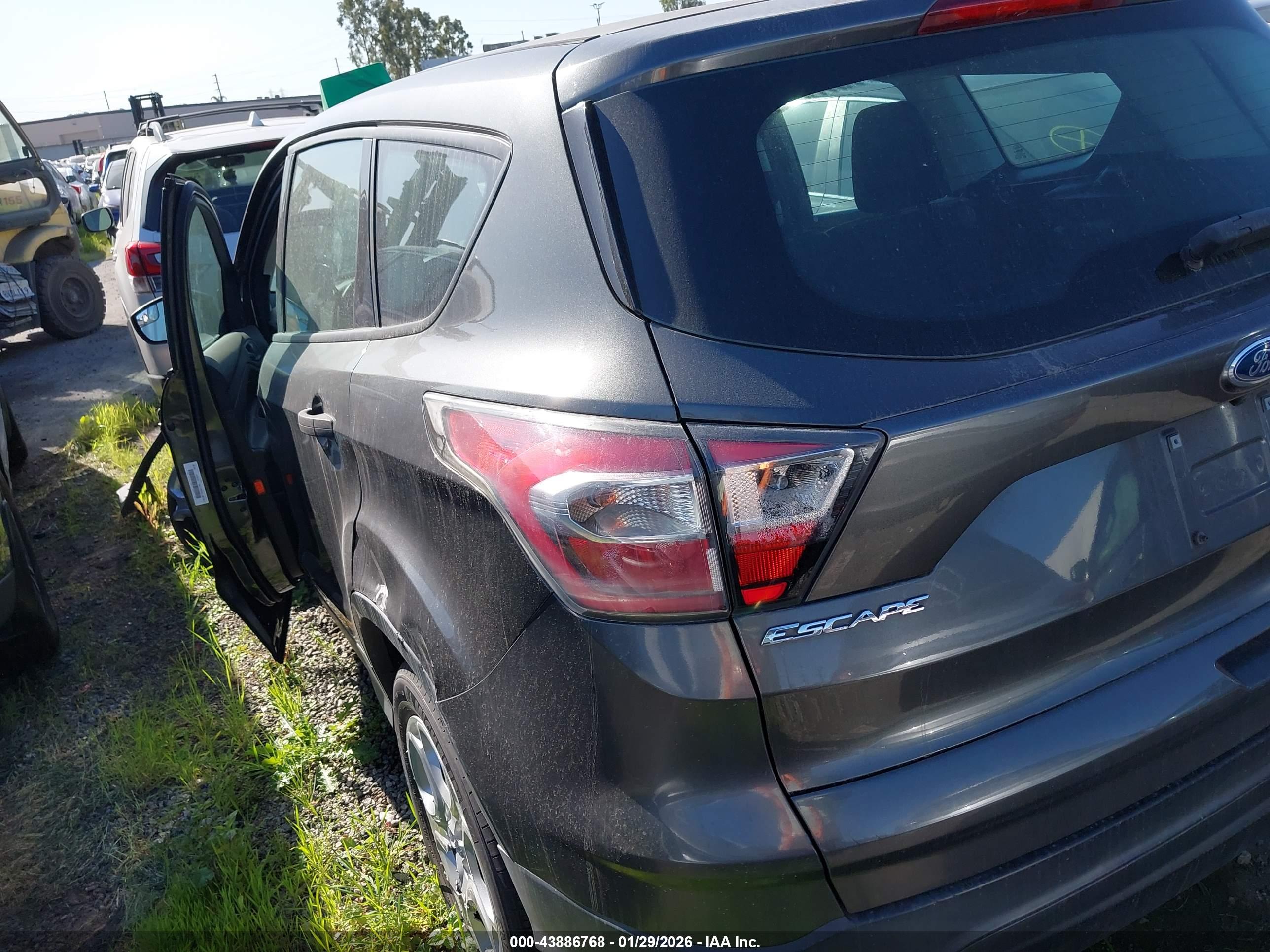 FORD ESCAPE image 3