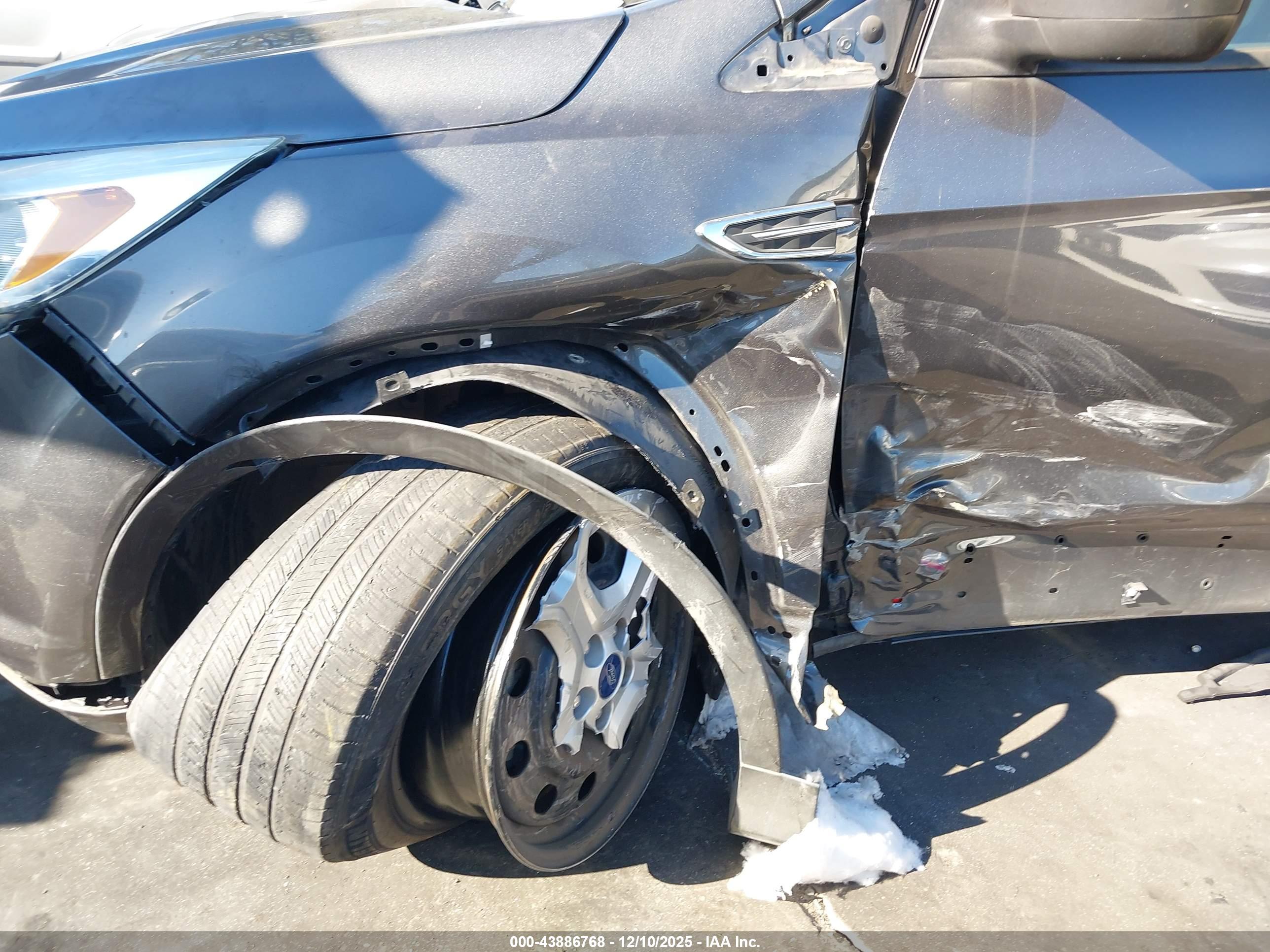 FORD ESCAPE image 6