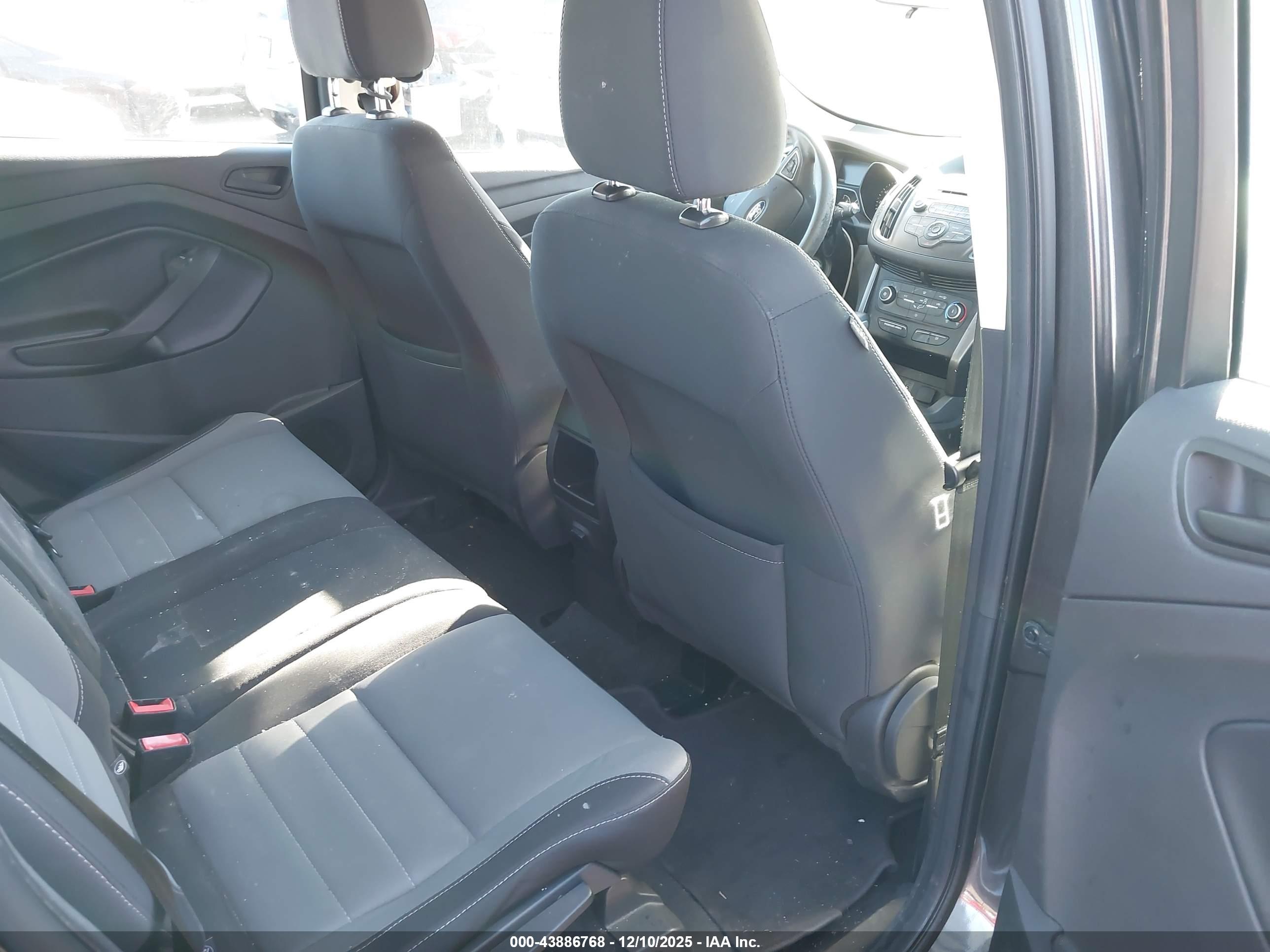 FORD ESCAPE image 8
