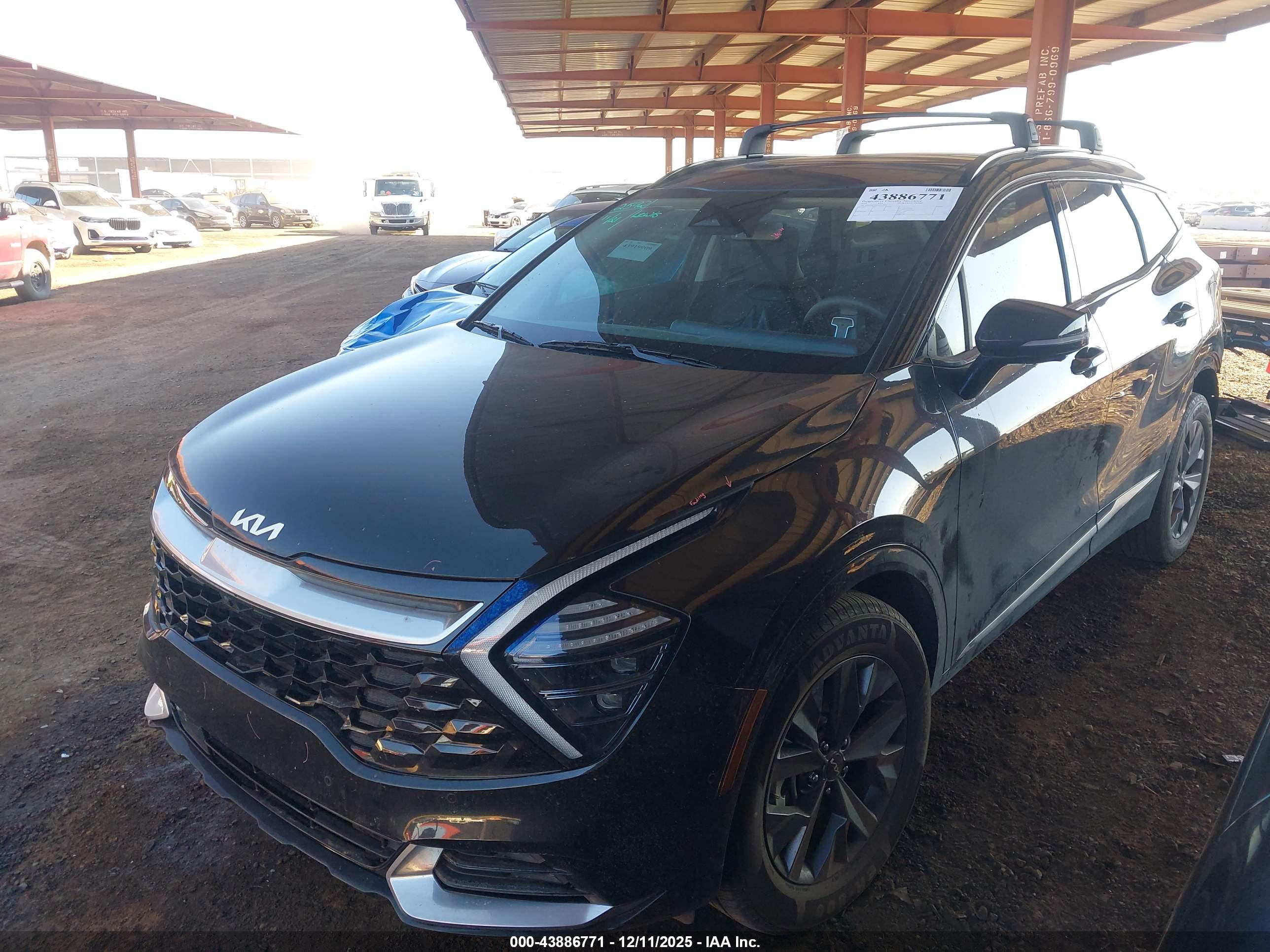 KIA SPORTAGE image 2