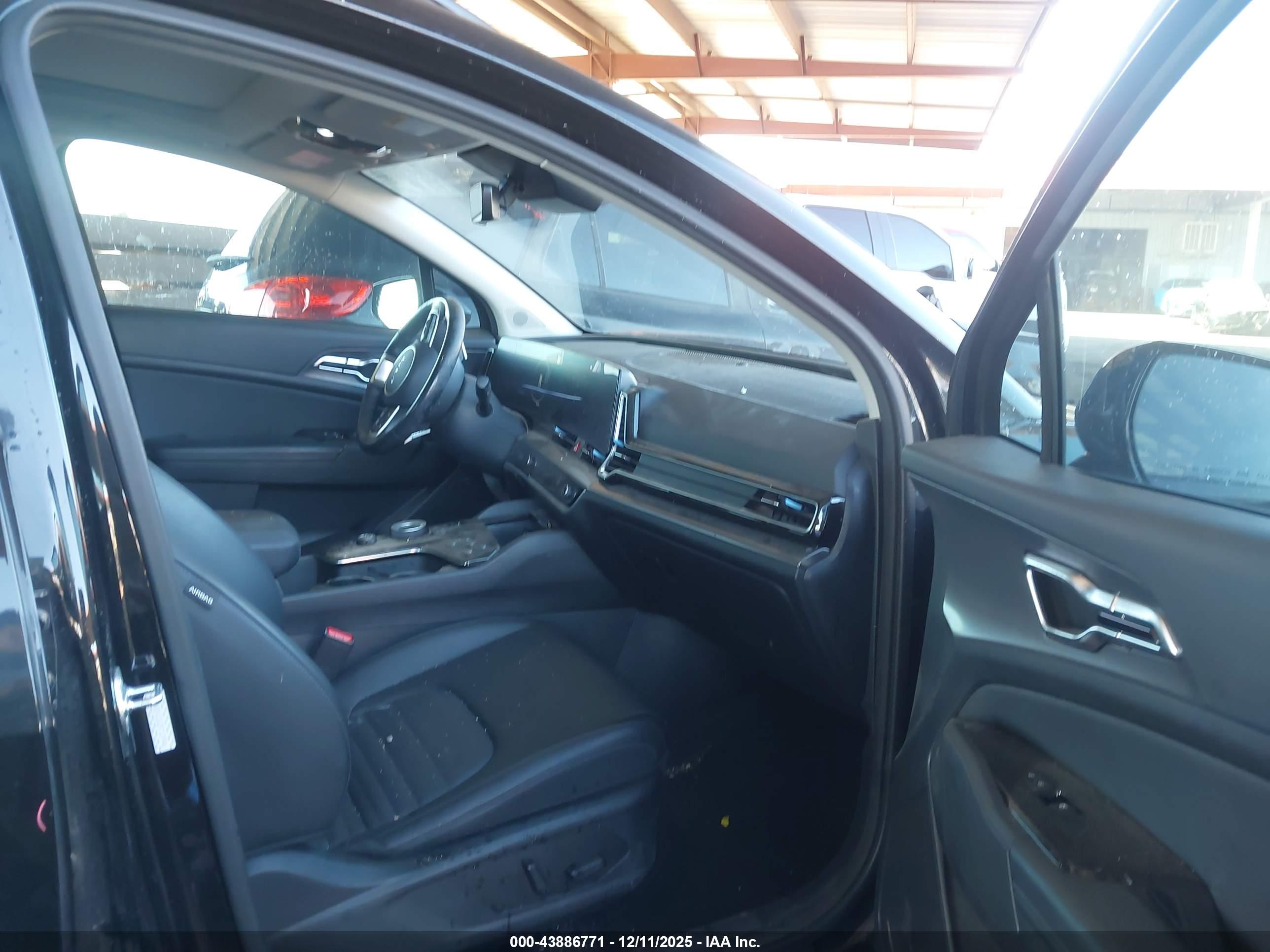 KIA SPORTAGE image 5