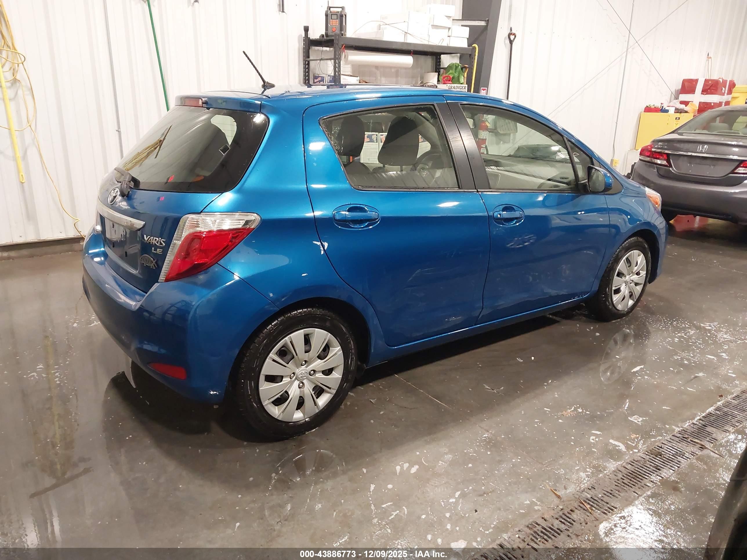 TOYOTA YARIS image 4
