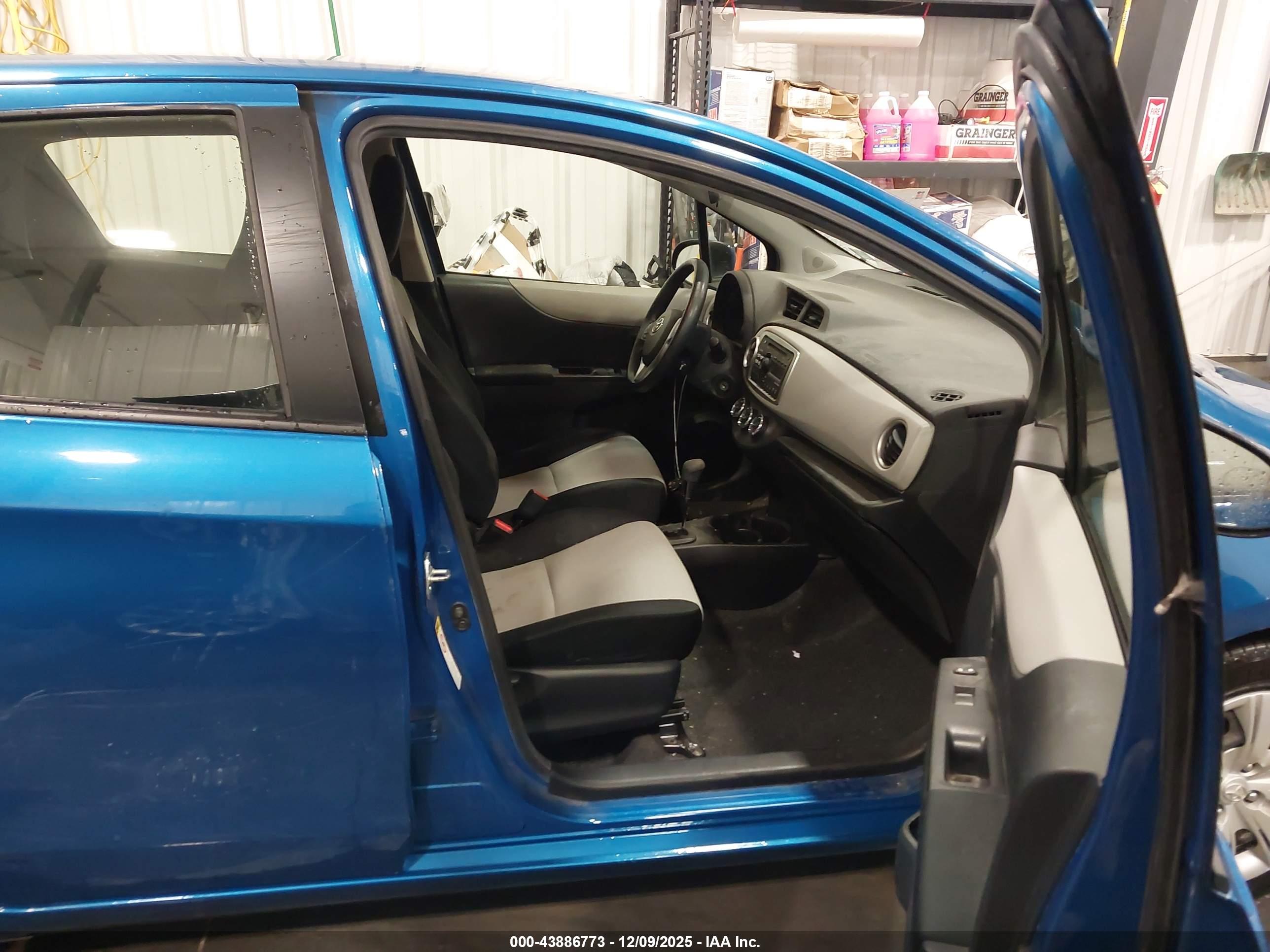 TOYOTA YARIS image 5