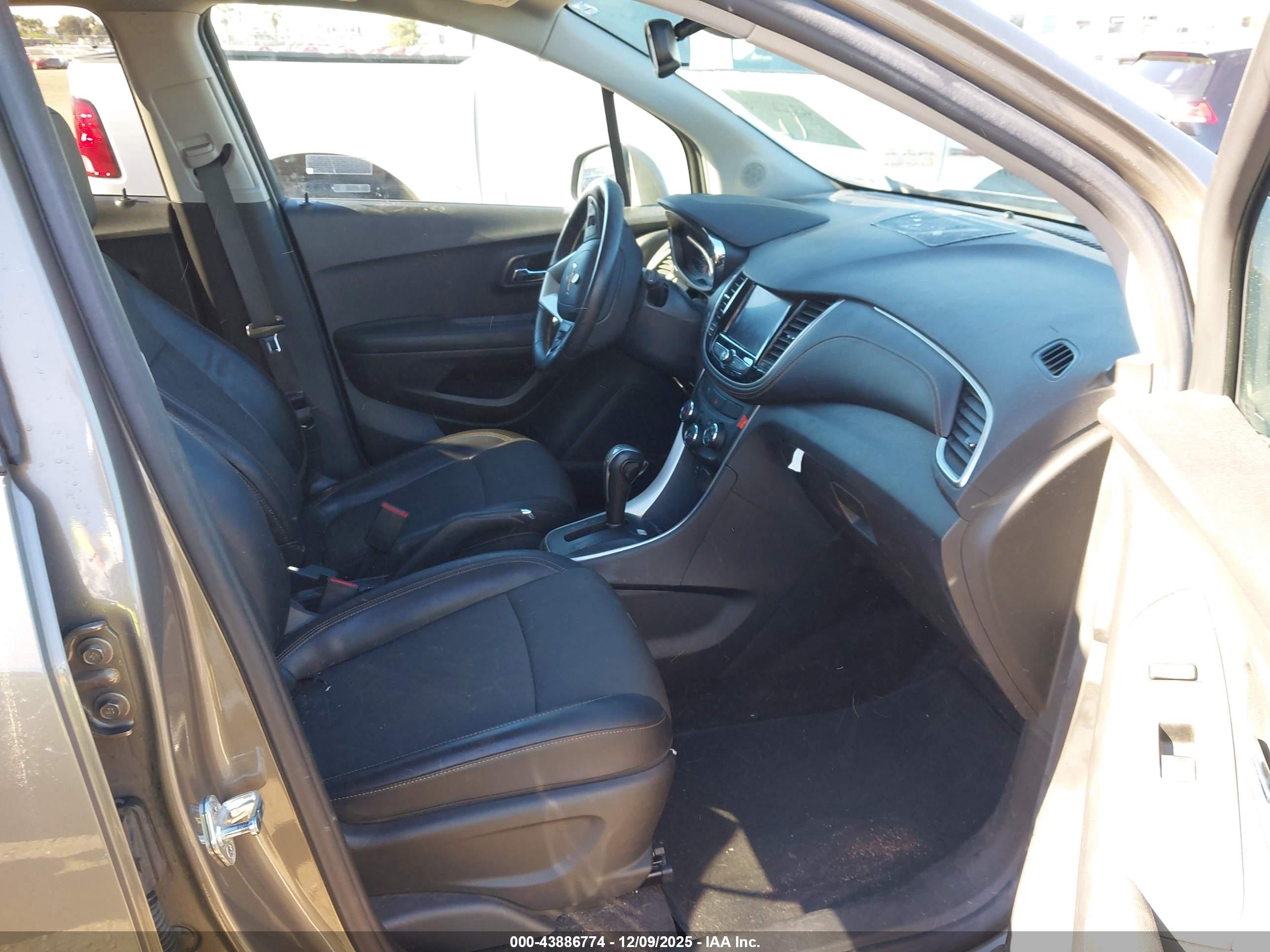 CHEVROLET TRAX image 5