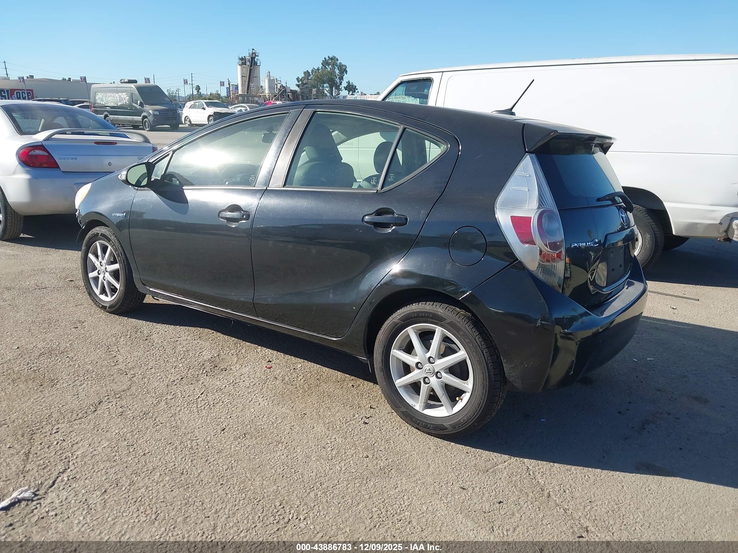 TOYOTA PRIUS image 3