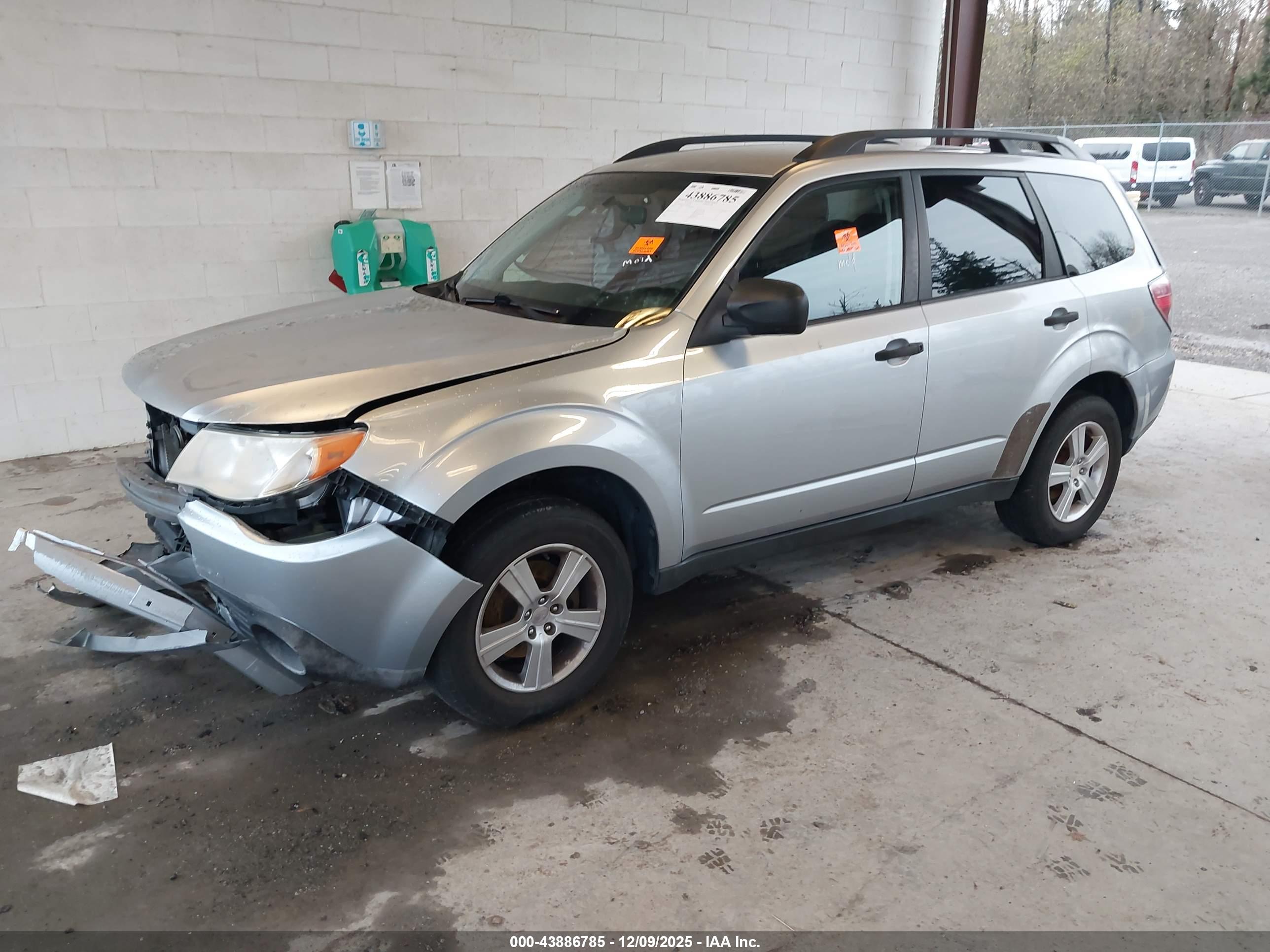 SUBARU FORESTER image 2