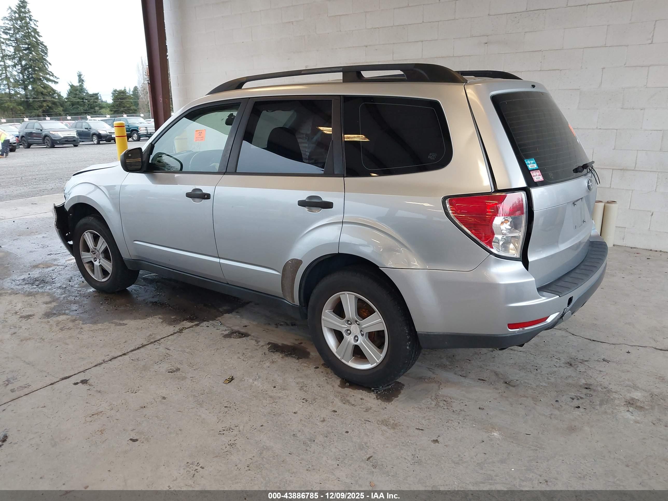 SUBARU FORESTER image 3