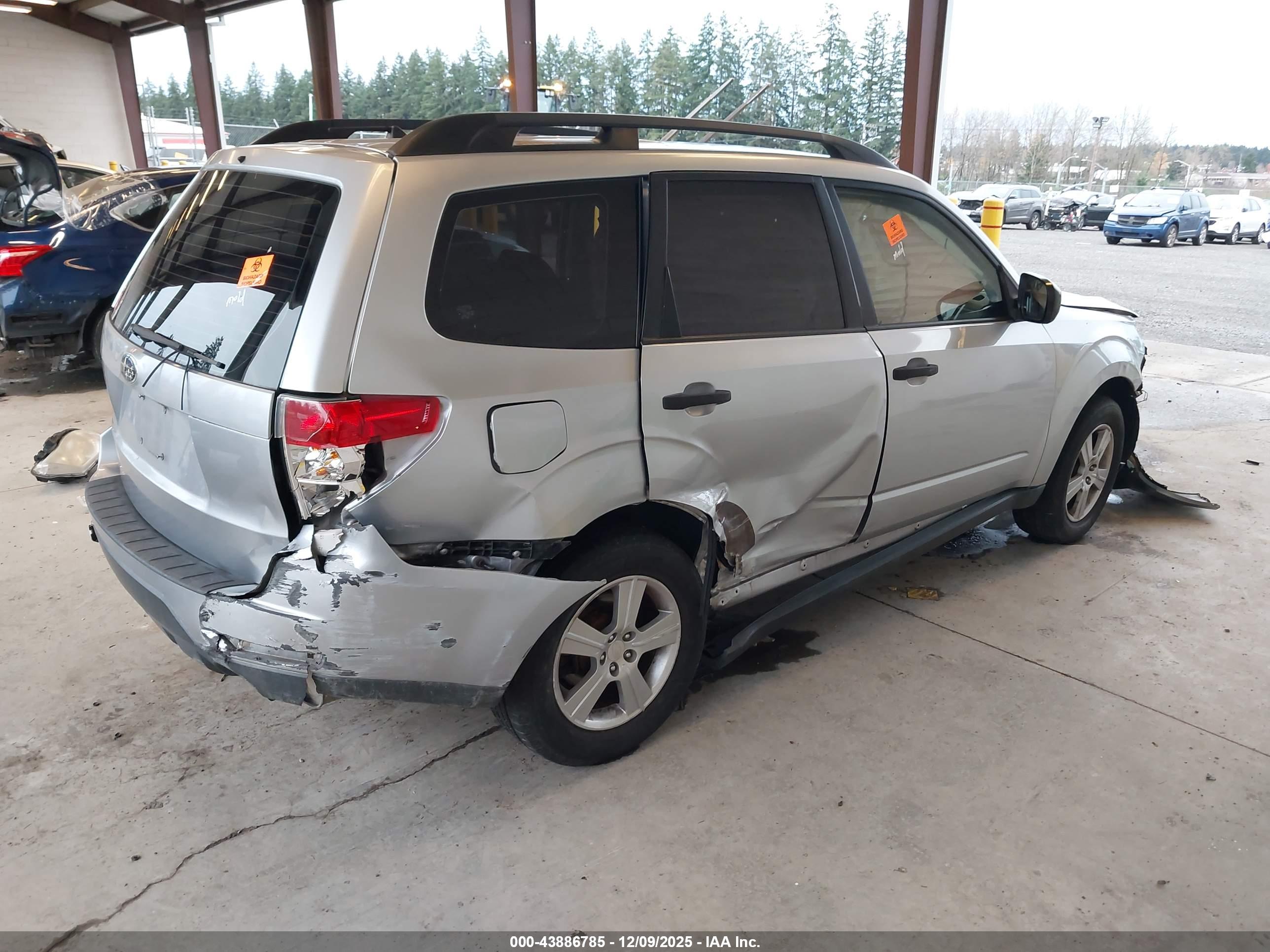 SUBARU FORESTER image 4