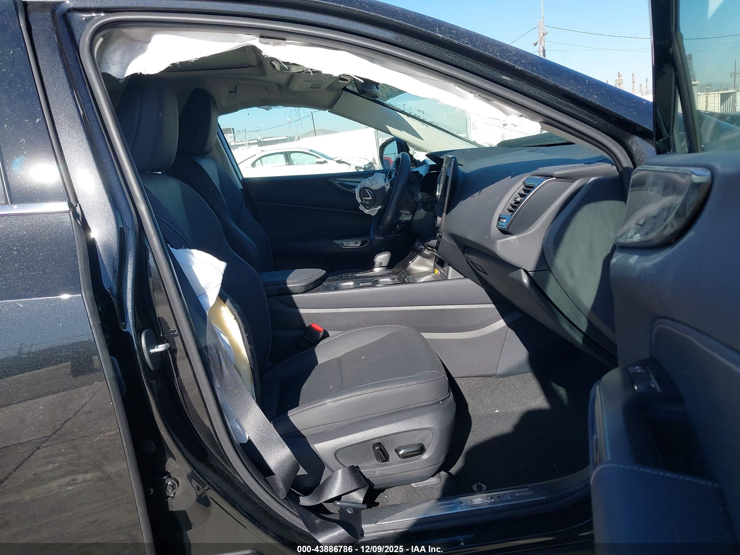 LEXUS NX image 5
