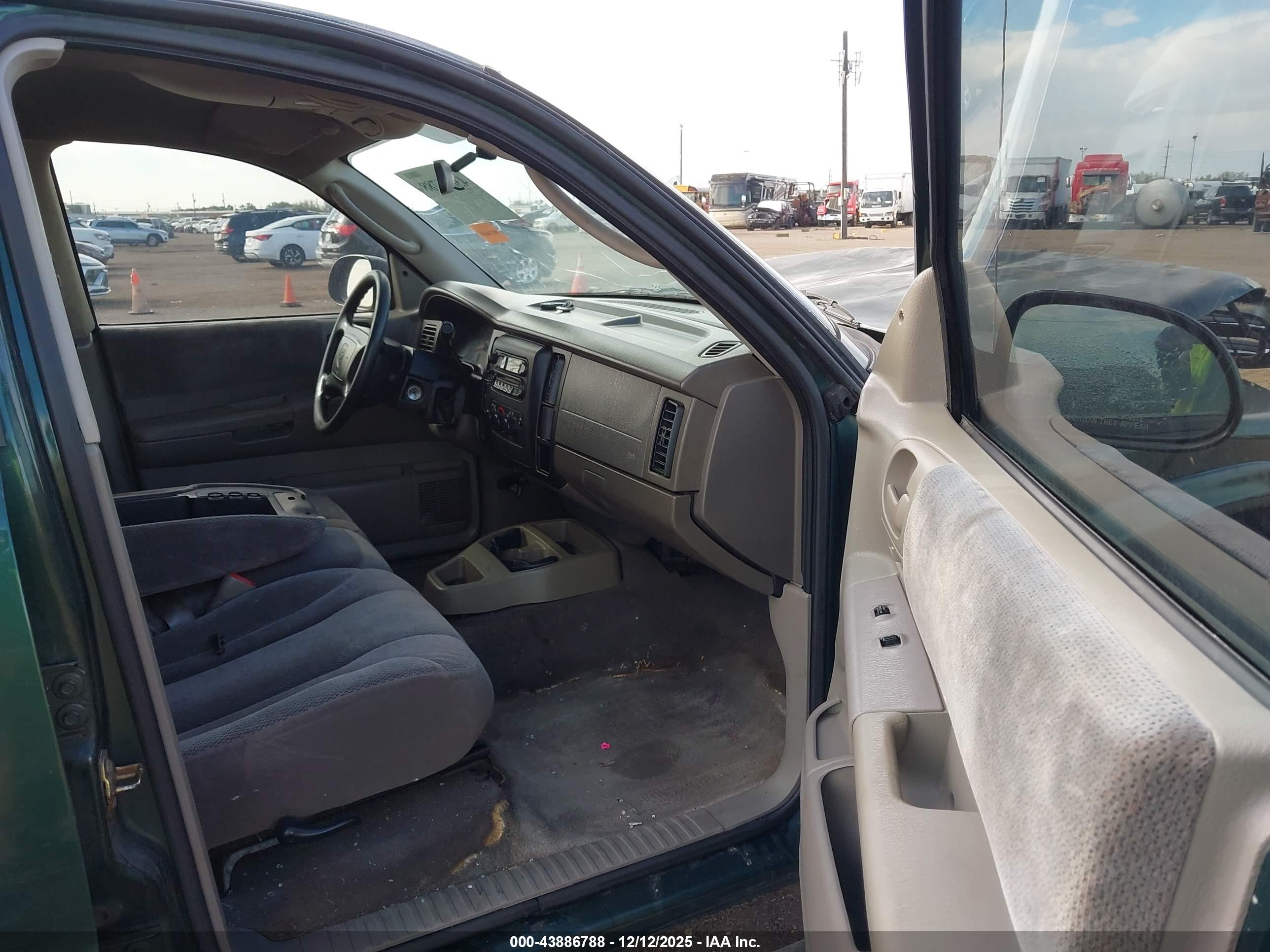 DODGE DAKOTA image 5