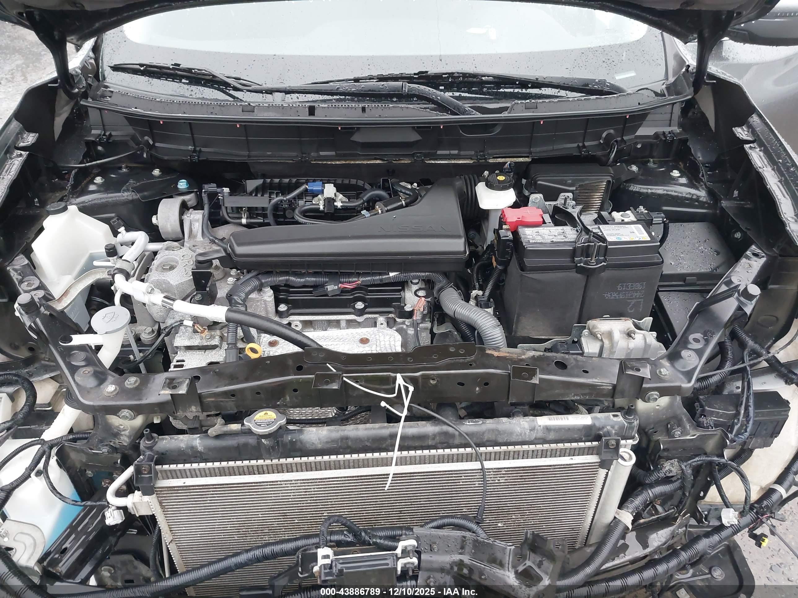 NISSAN ROGUE image 10