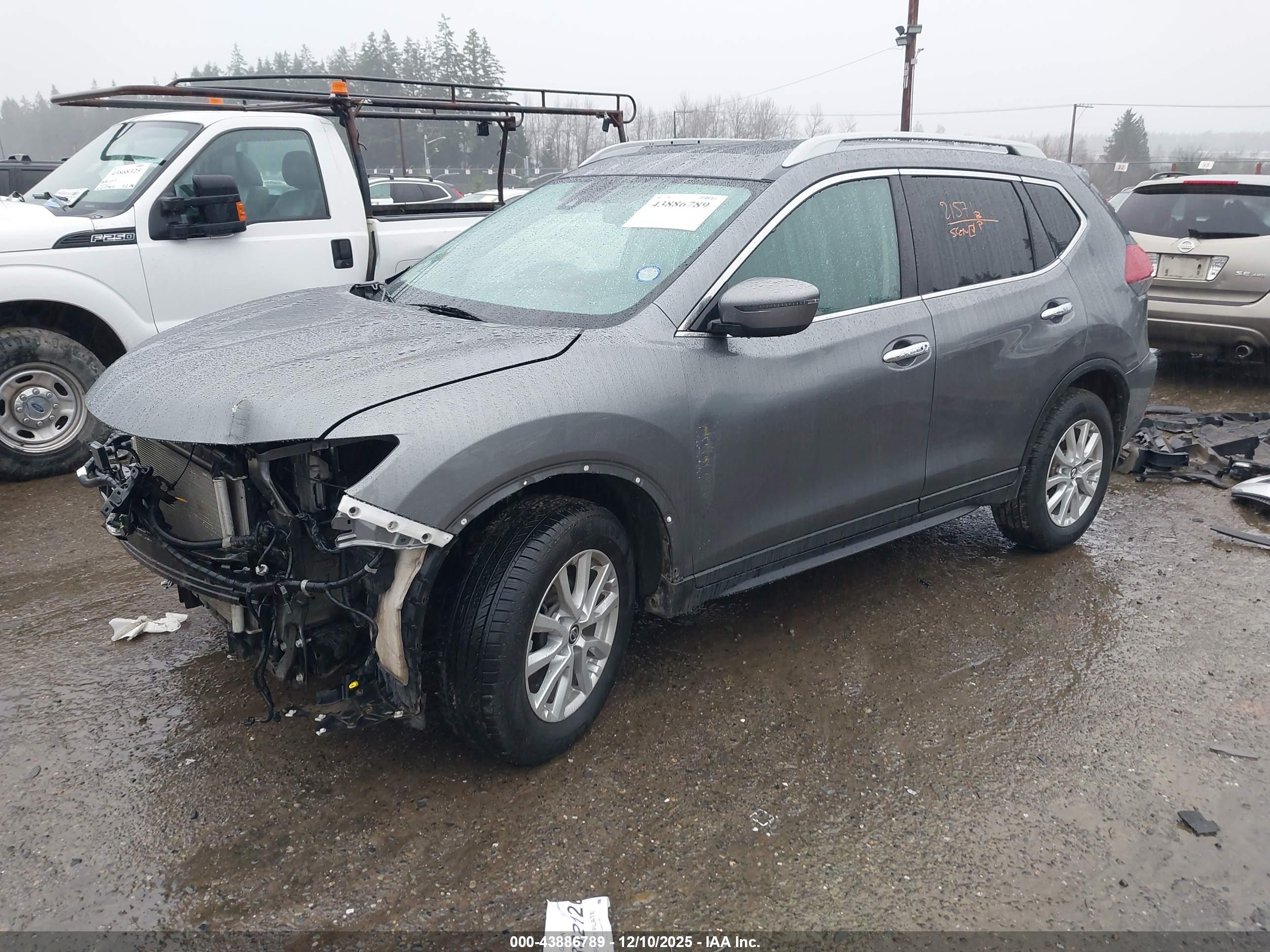 NISSAN ROGUE image 2
