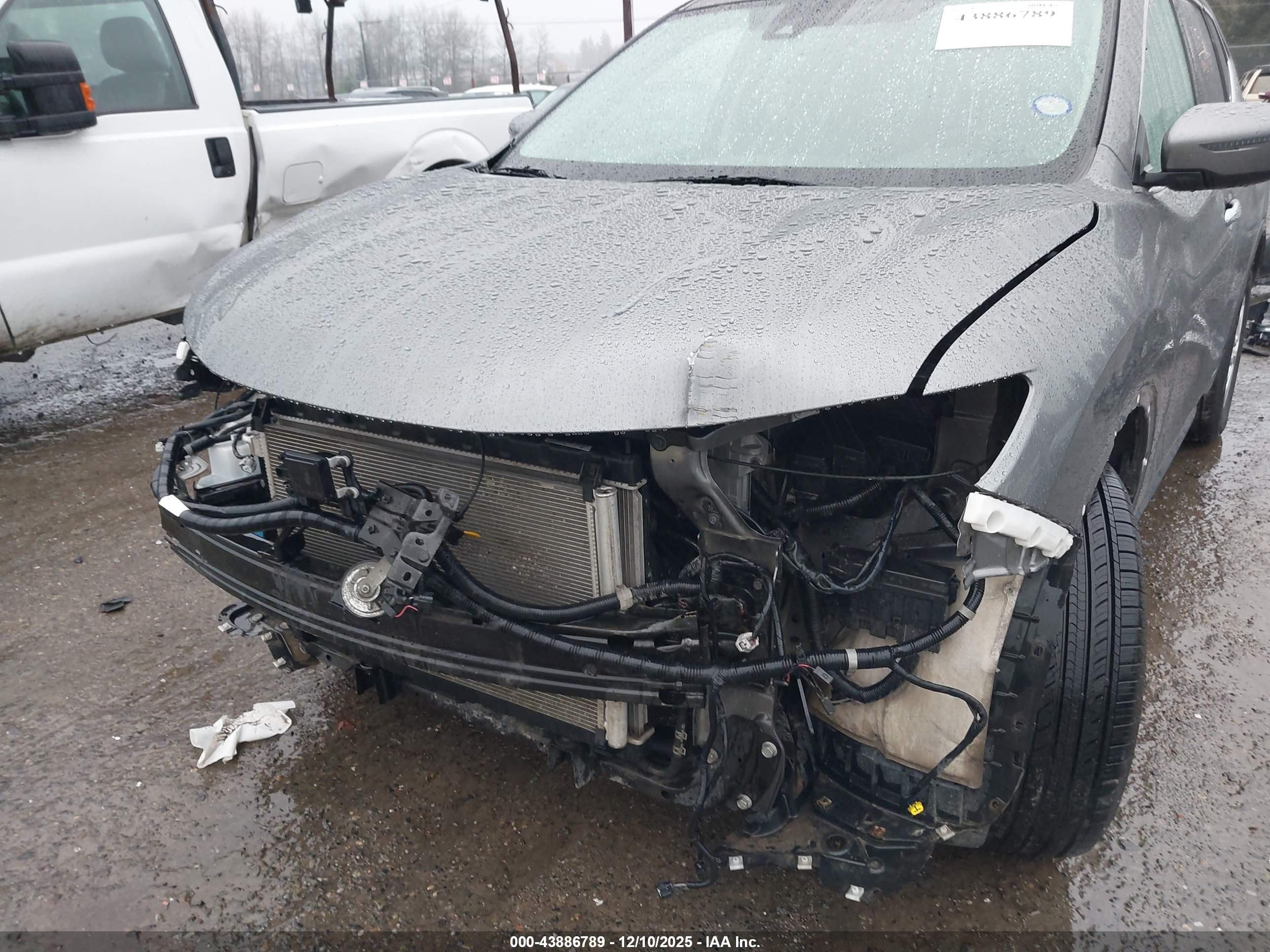 NISSAN ROGUE image 6