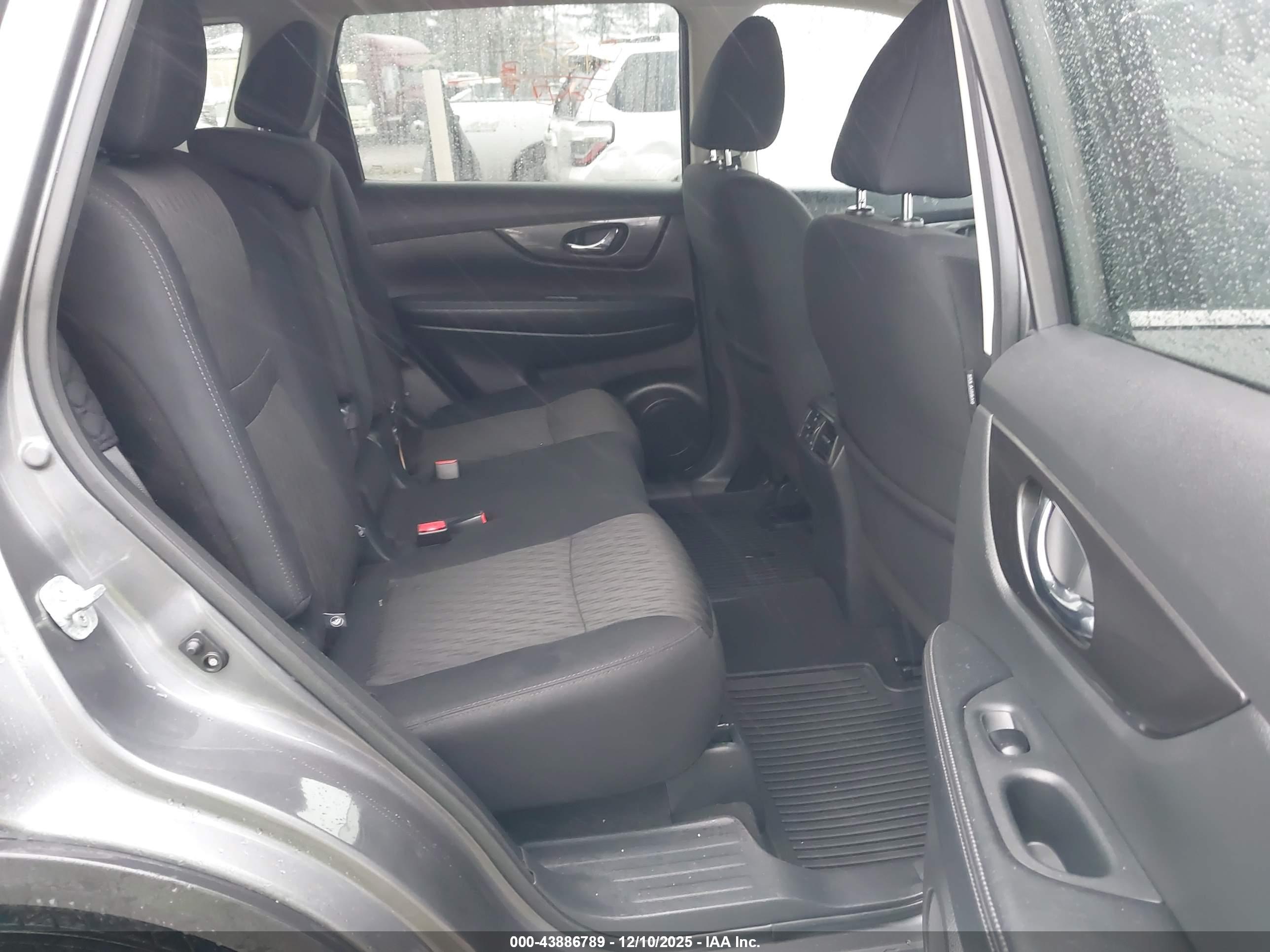 NISSAN ROGUE image 8