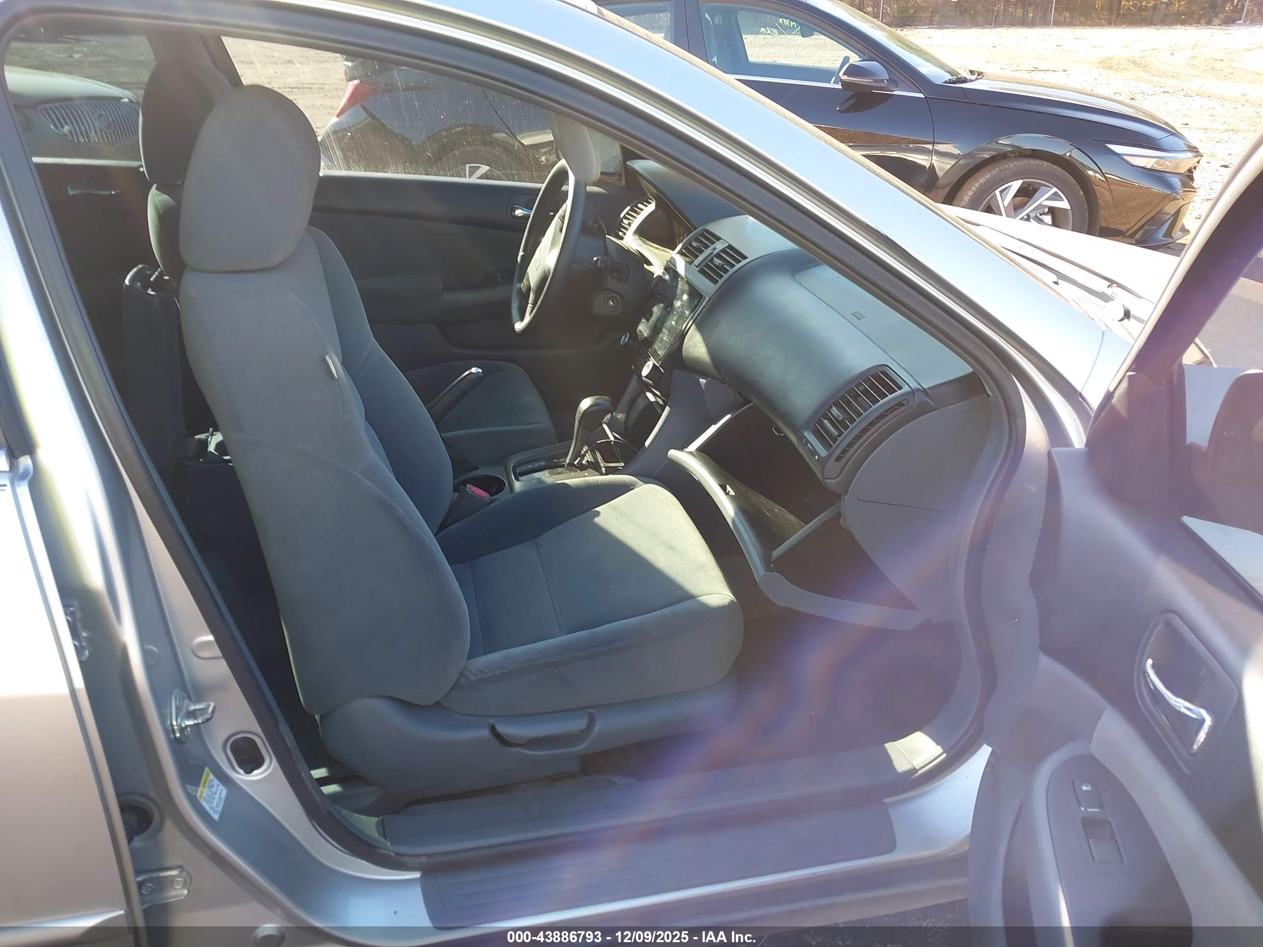 HONDA ACCORD image 5
