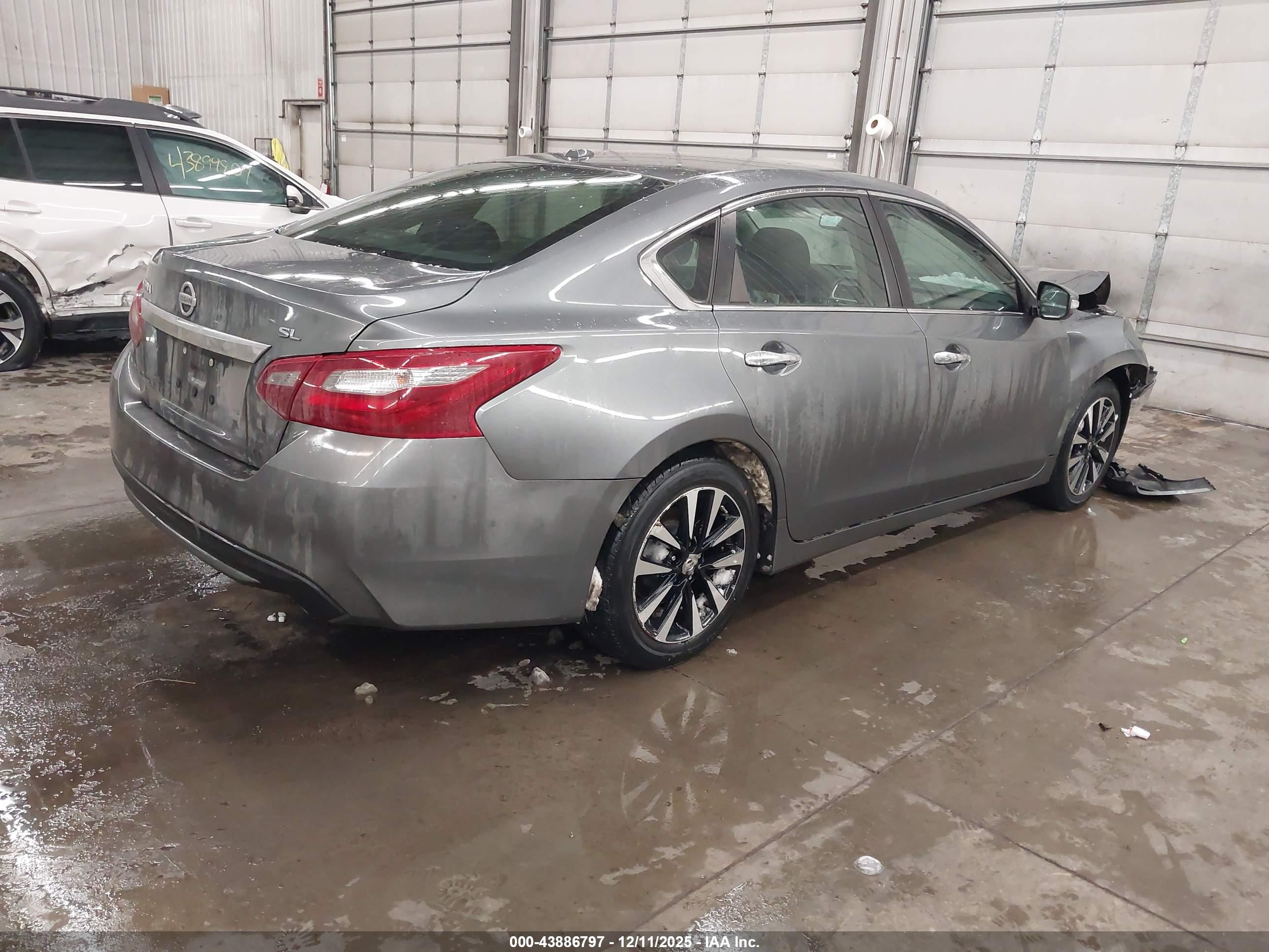 NISSAN ALTIMA image 4