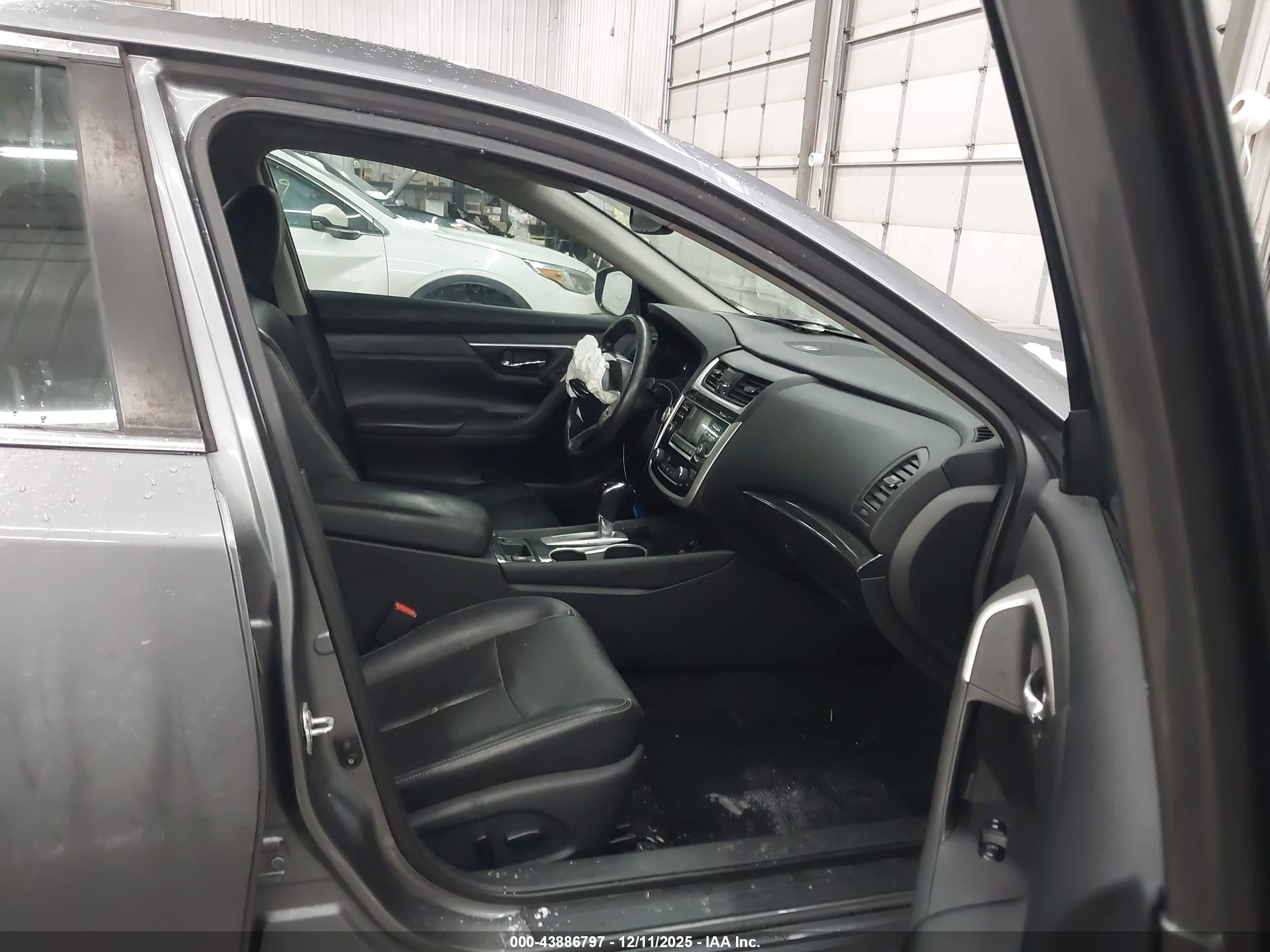 NISSAN ALTIMA image 5