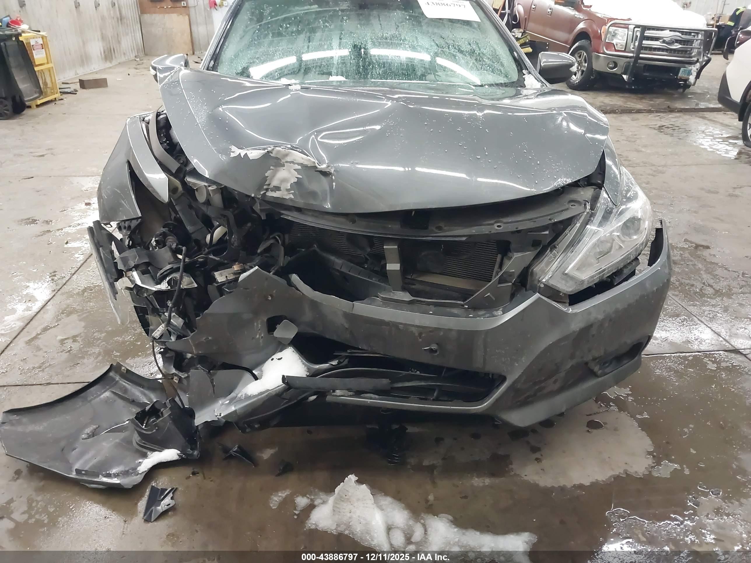 NISSAN ALTIMA image 6