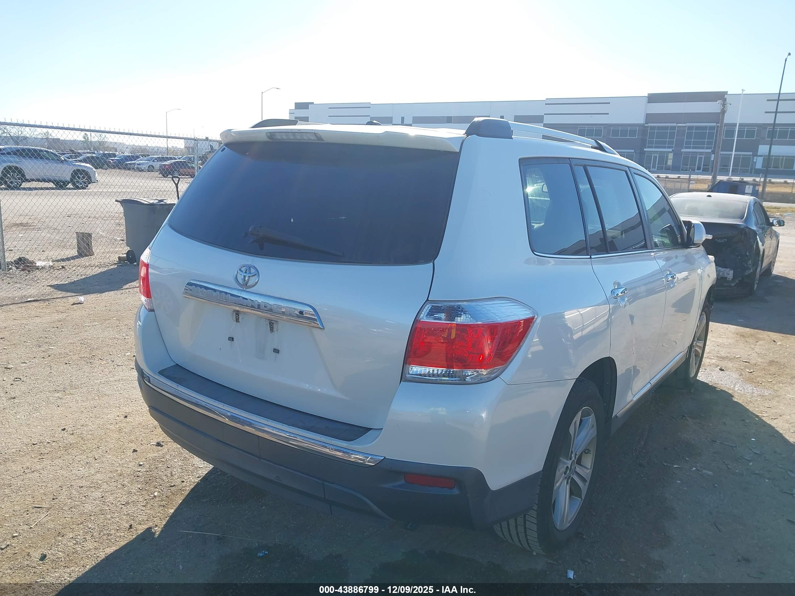 TOYOTA HIGHLANDER image 4