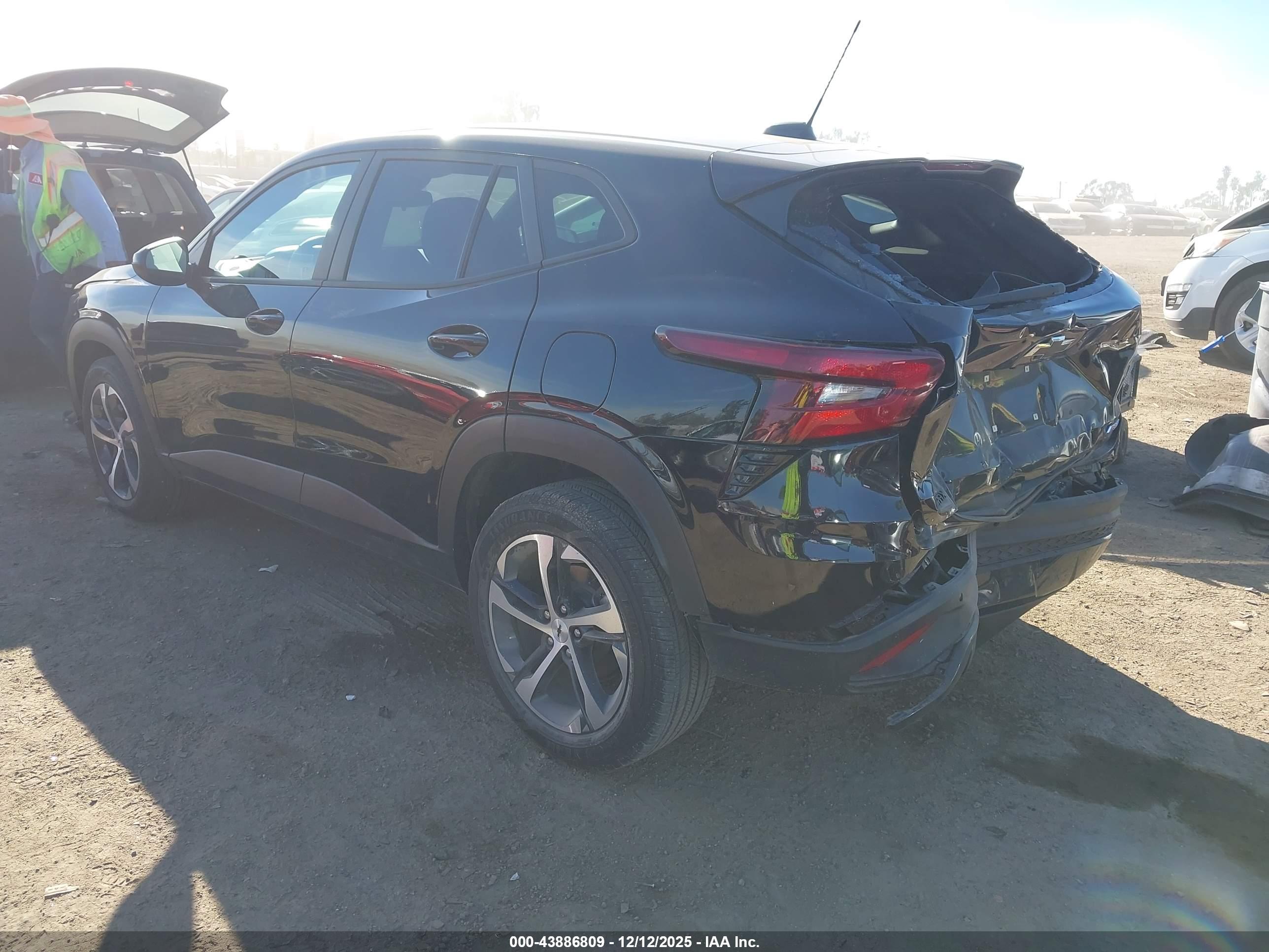 CHEVROLET TRAX image 3