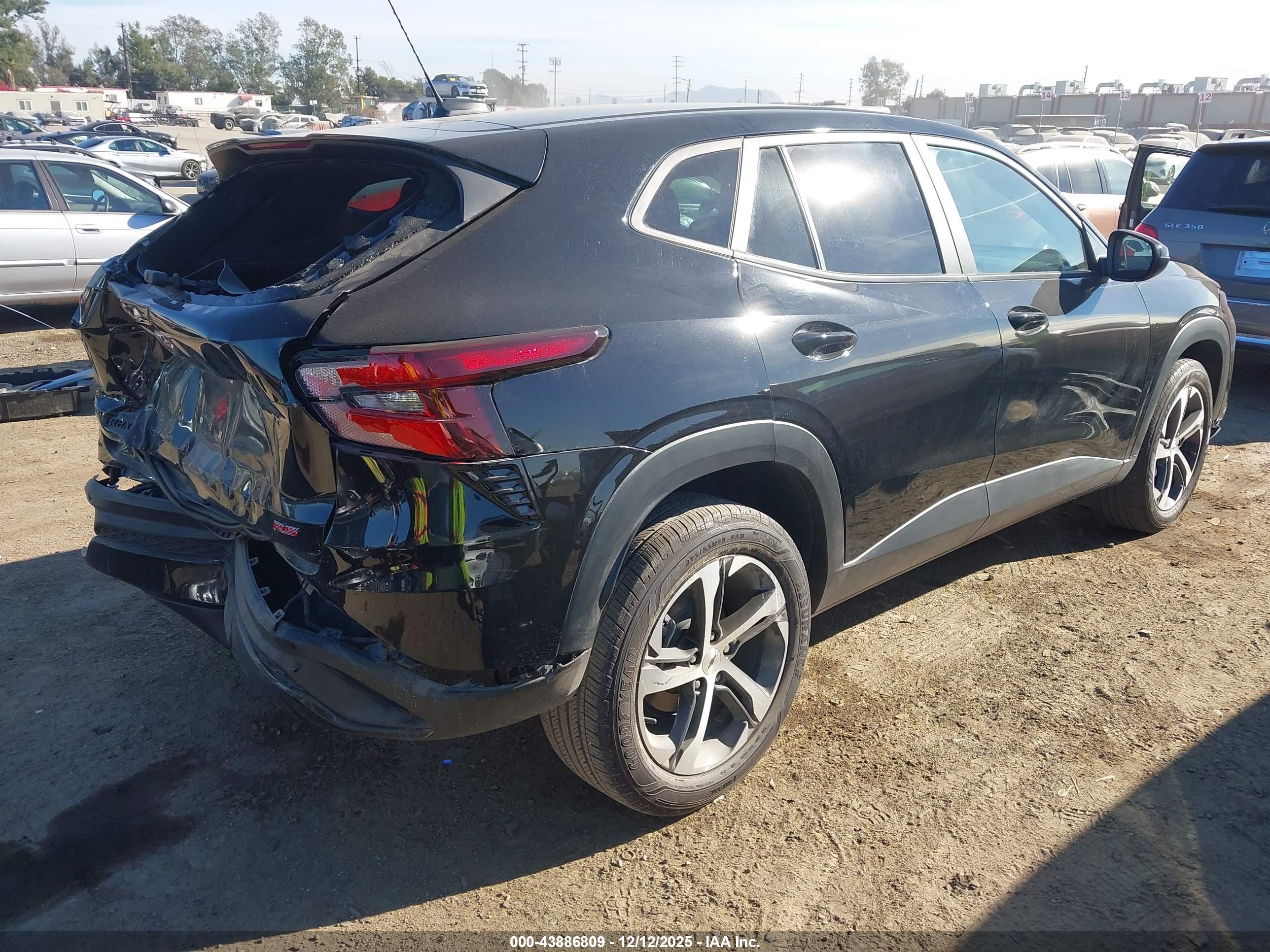 CHEVROLET TRAX image 4