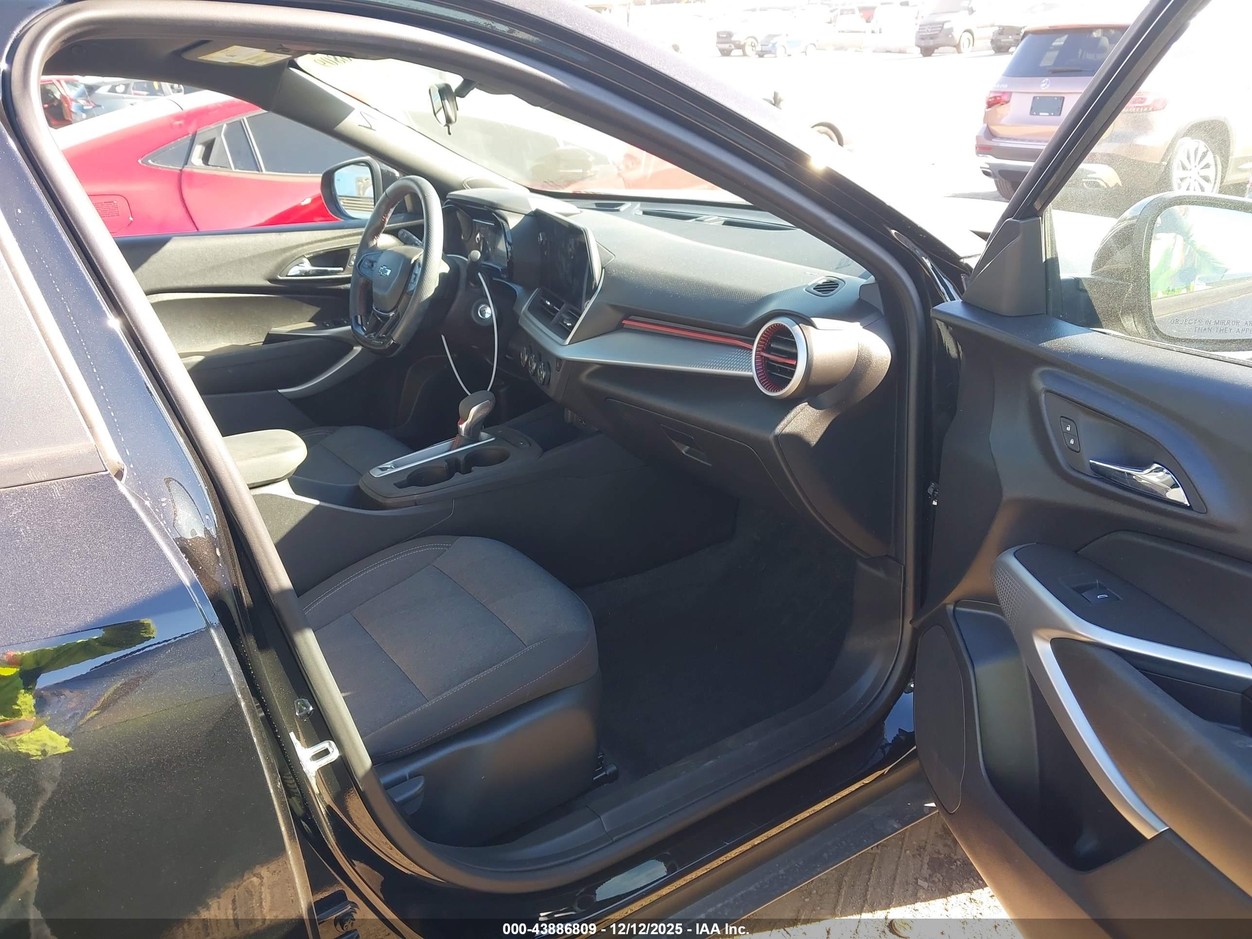 CHEVROLET TRAX image 5