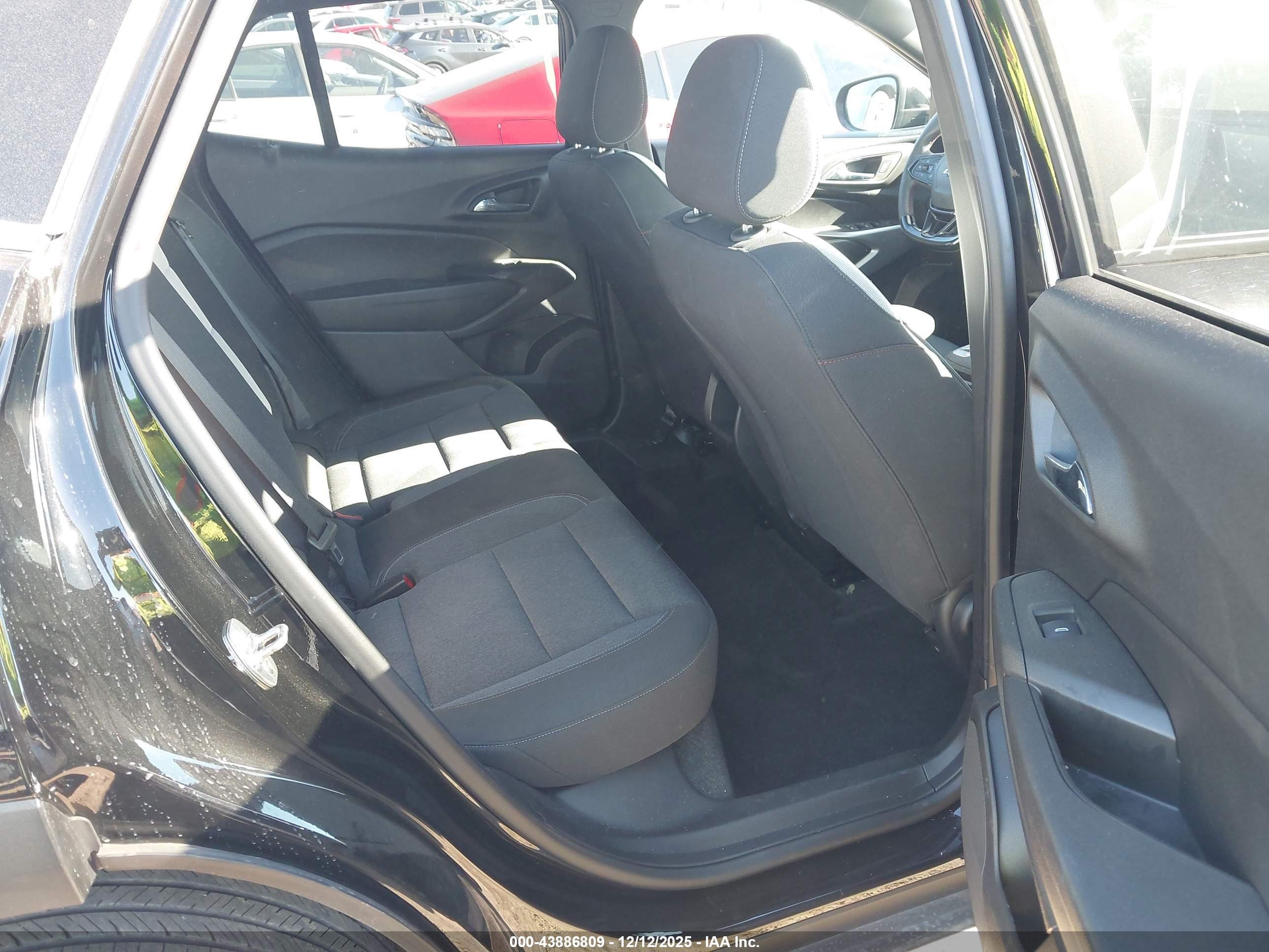 CHEVROLET TRAX image 8