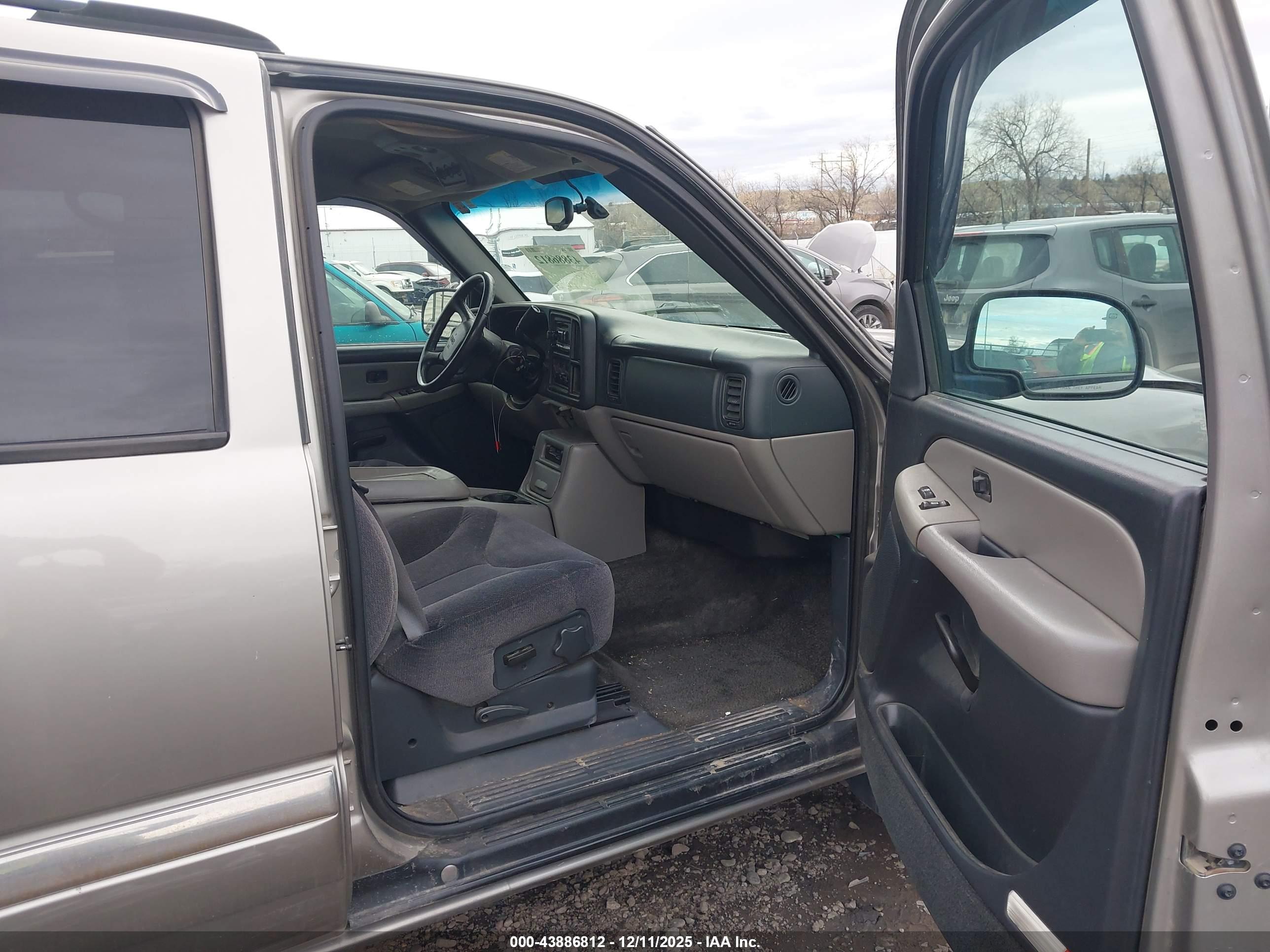 GMC YUKON image 5