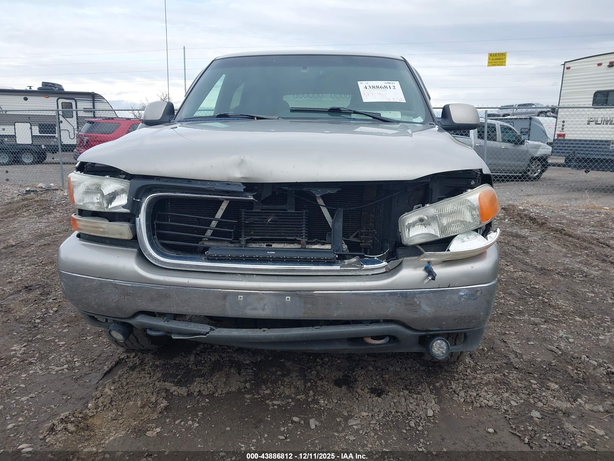 GMC YUKON image 6